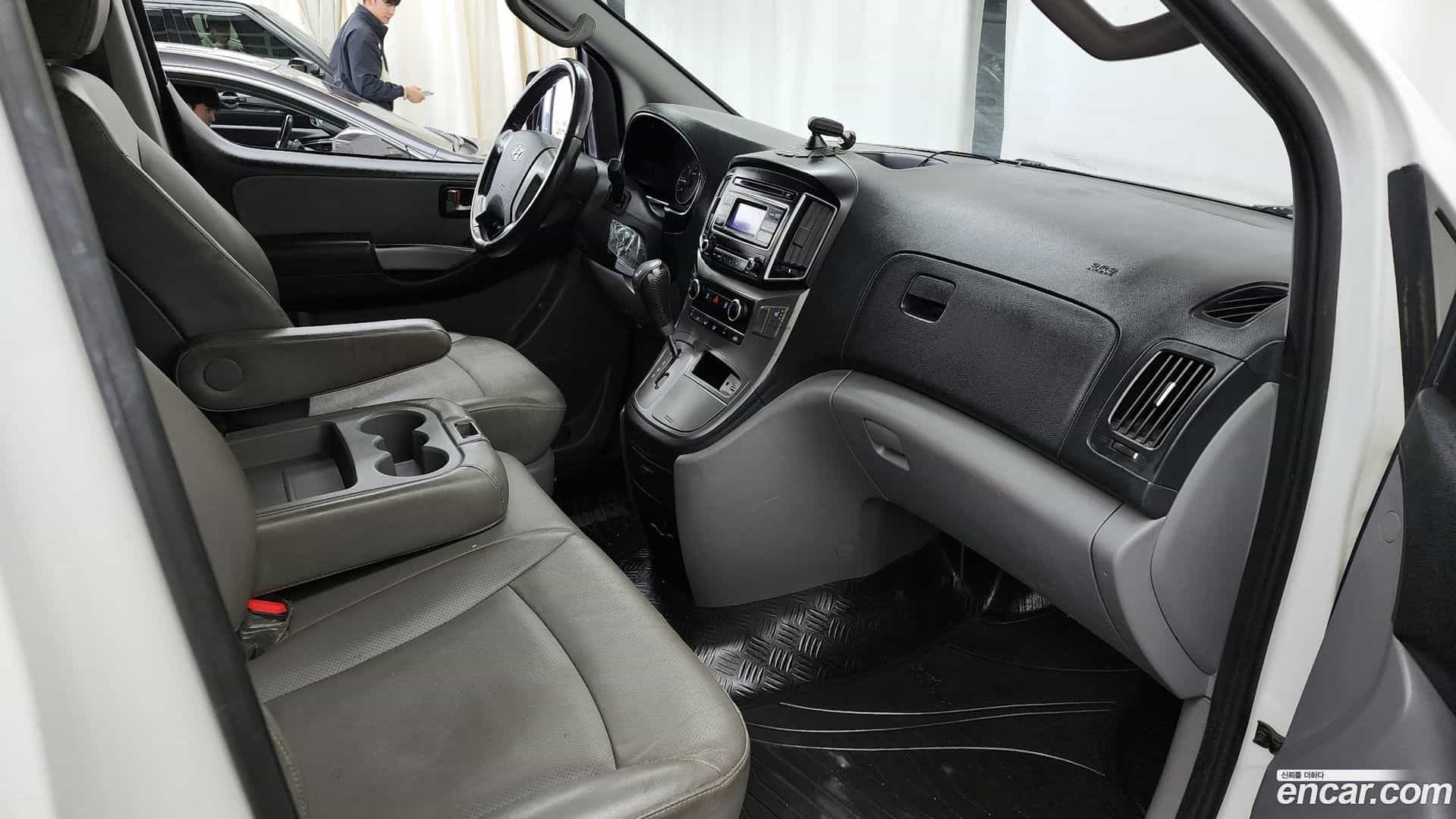 Starex Hyundai 2018.8-INNER-007