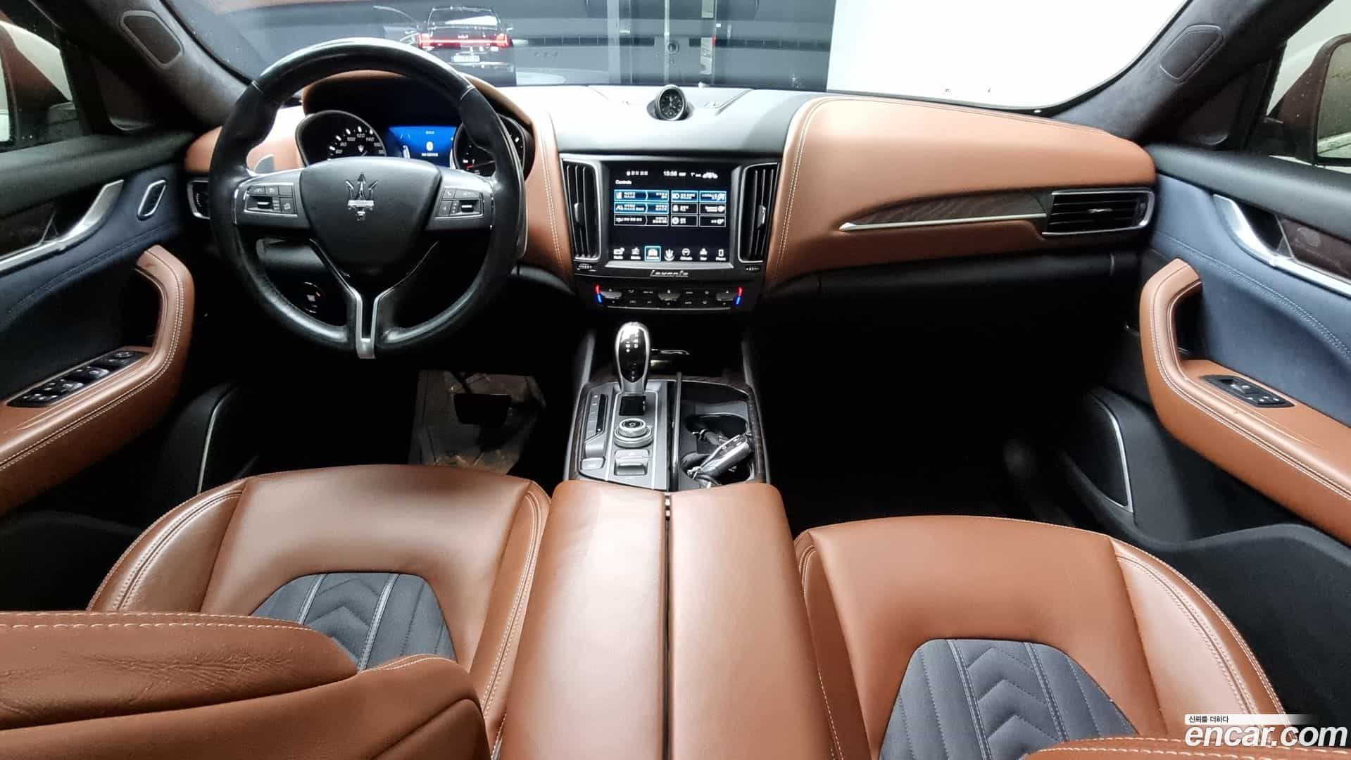 Levante Maserati 2018.0-INNER-007