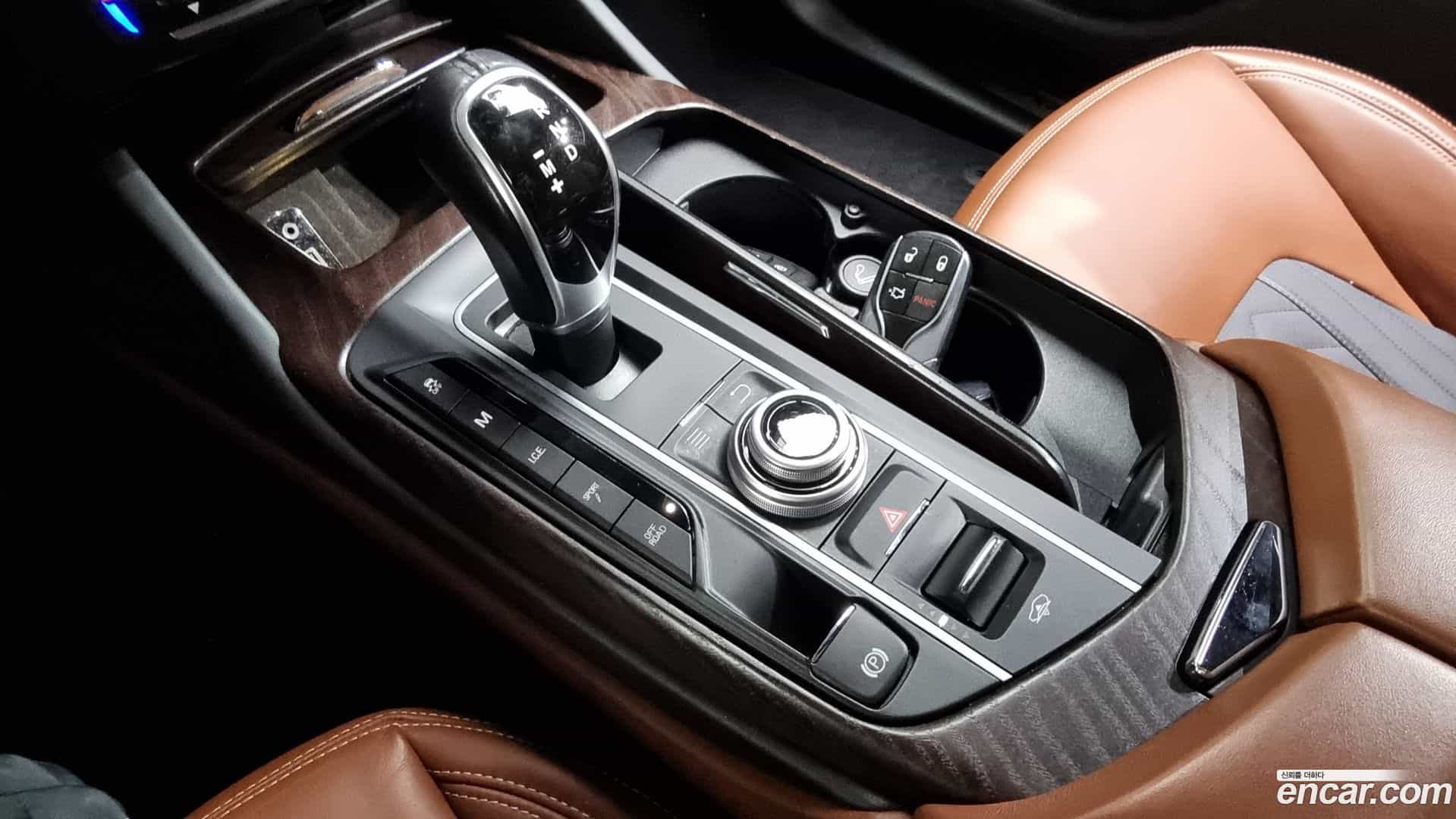 Levante Maserati 2018.0-INNER-009