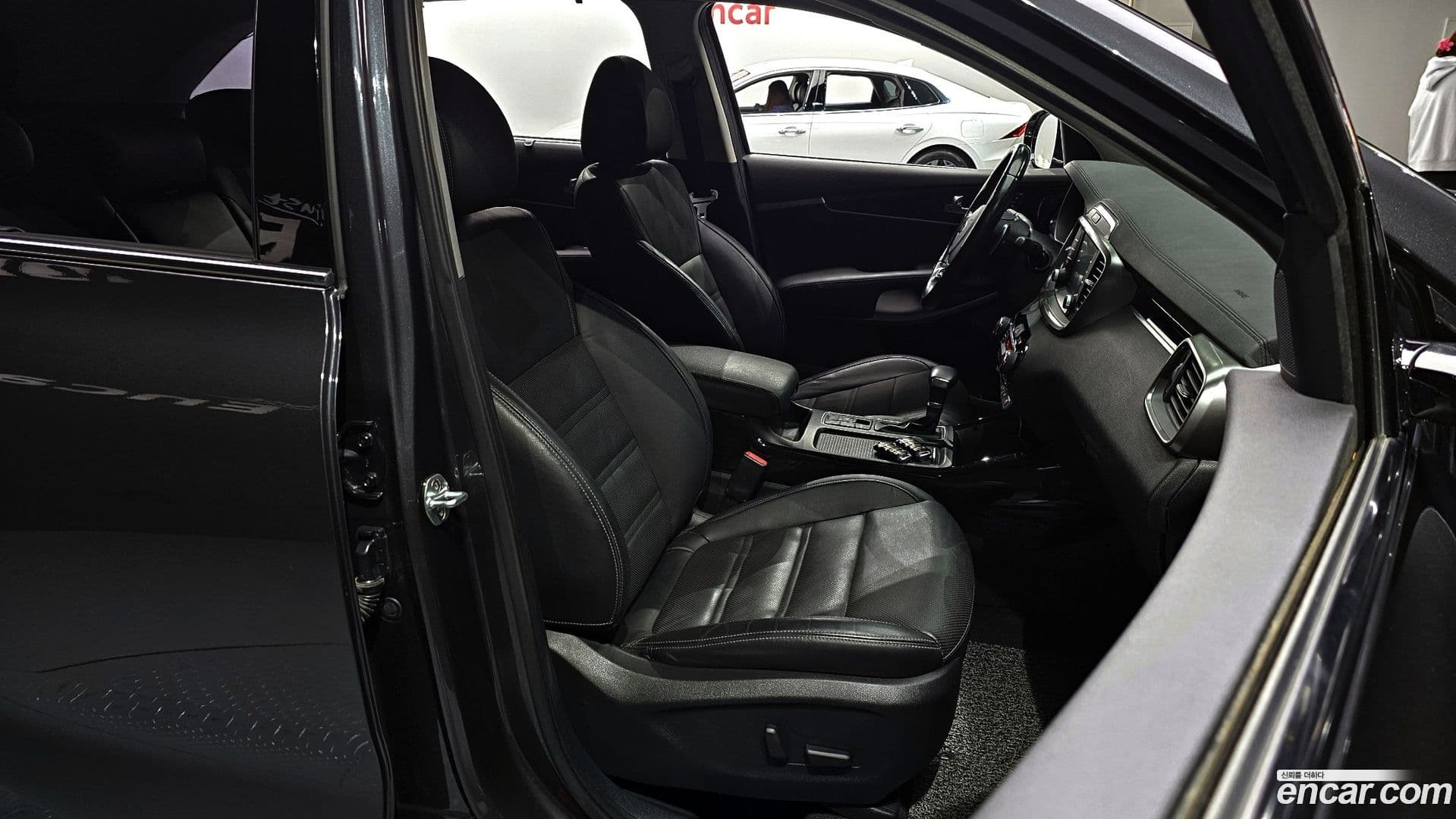 Main__Slider__Photo:Sorento Kia 2017.10-9