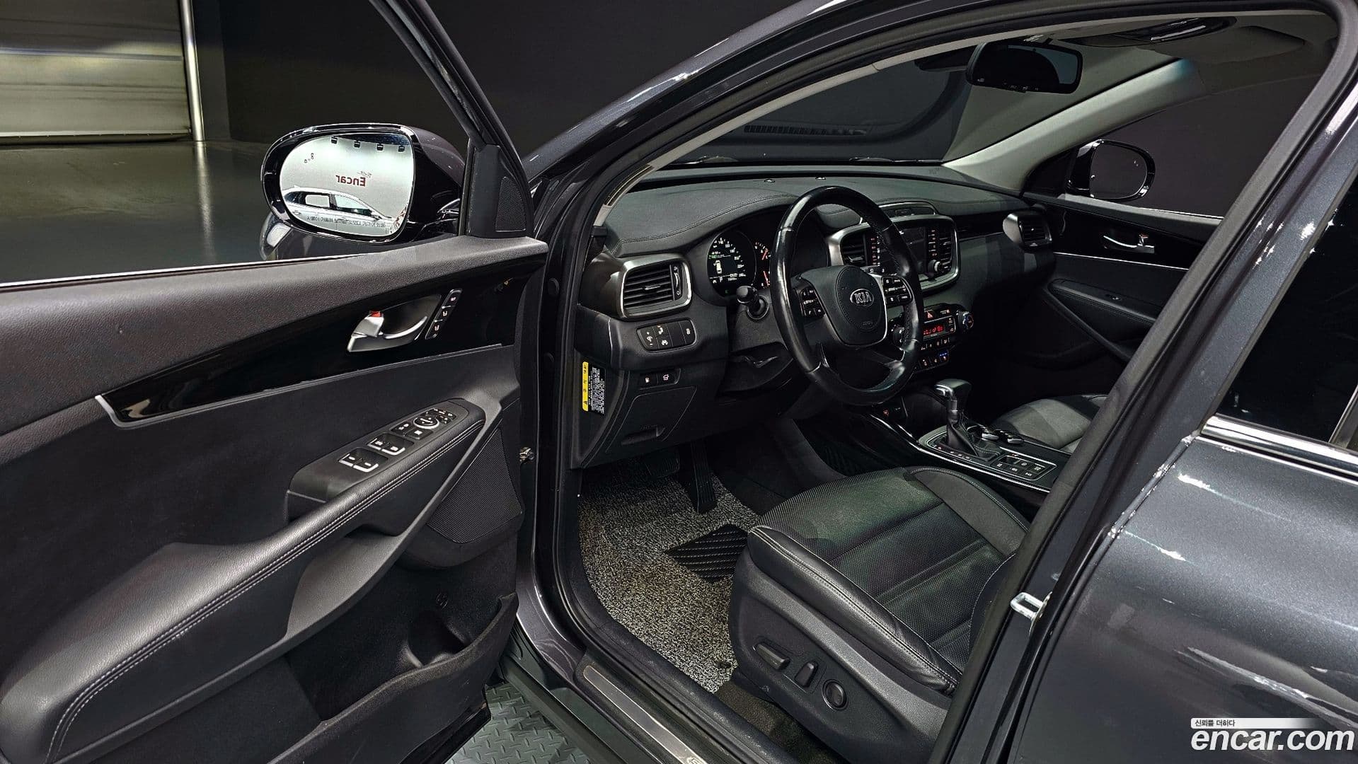 Main__Slider__Photo:Sorento Kia 2017.10-10