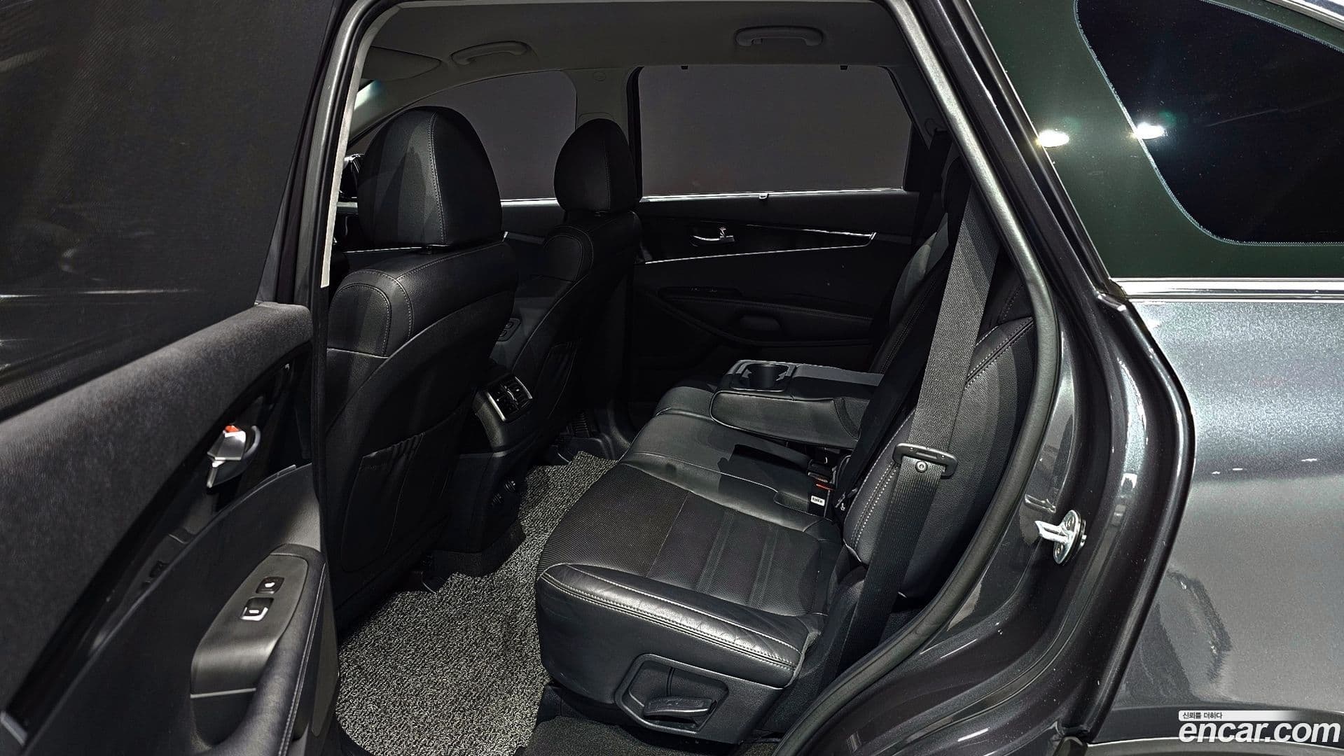 Main__Slider__Photo:Sorento Kia 2017.10-11