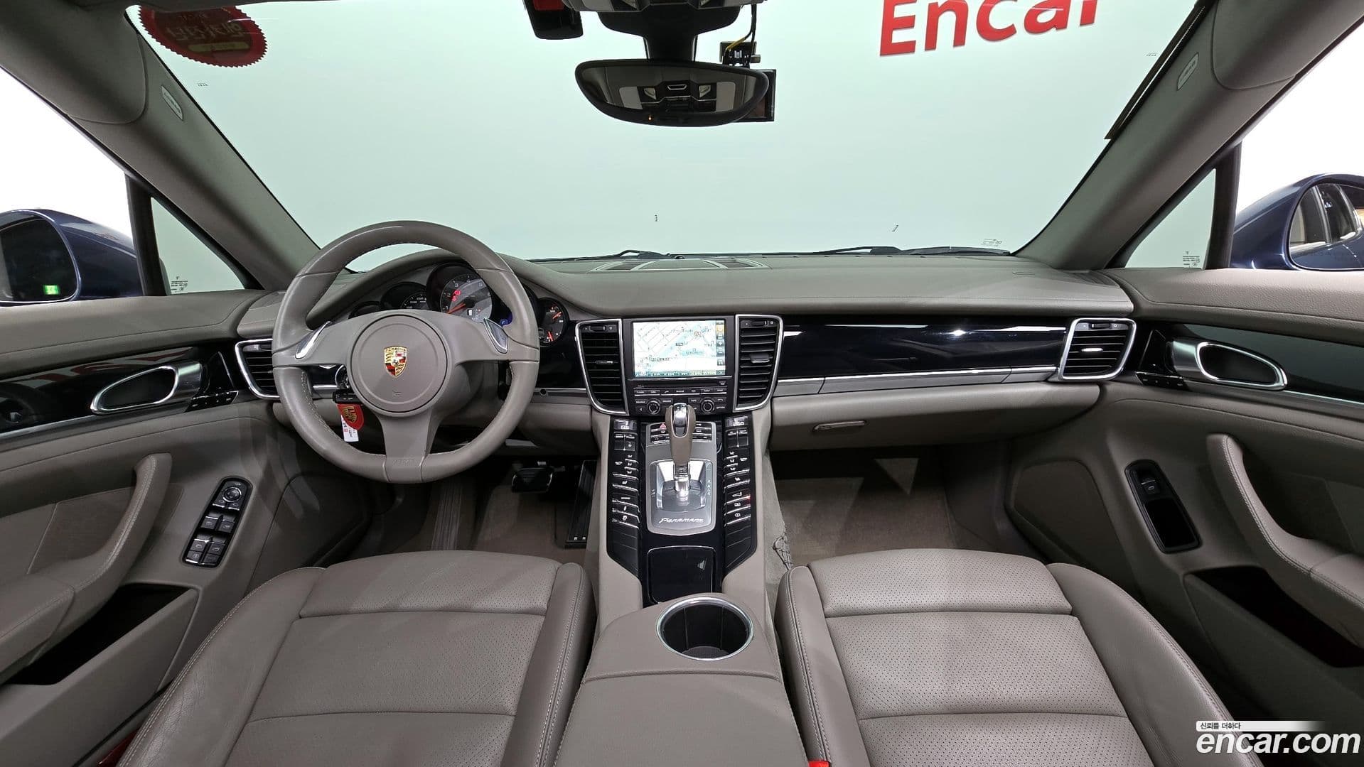 Main__Slider__Photo:Panamera Porsche 2010.6-6