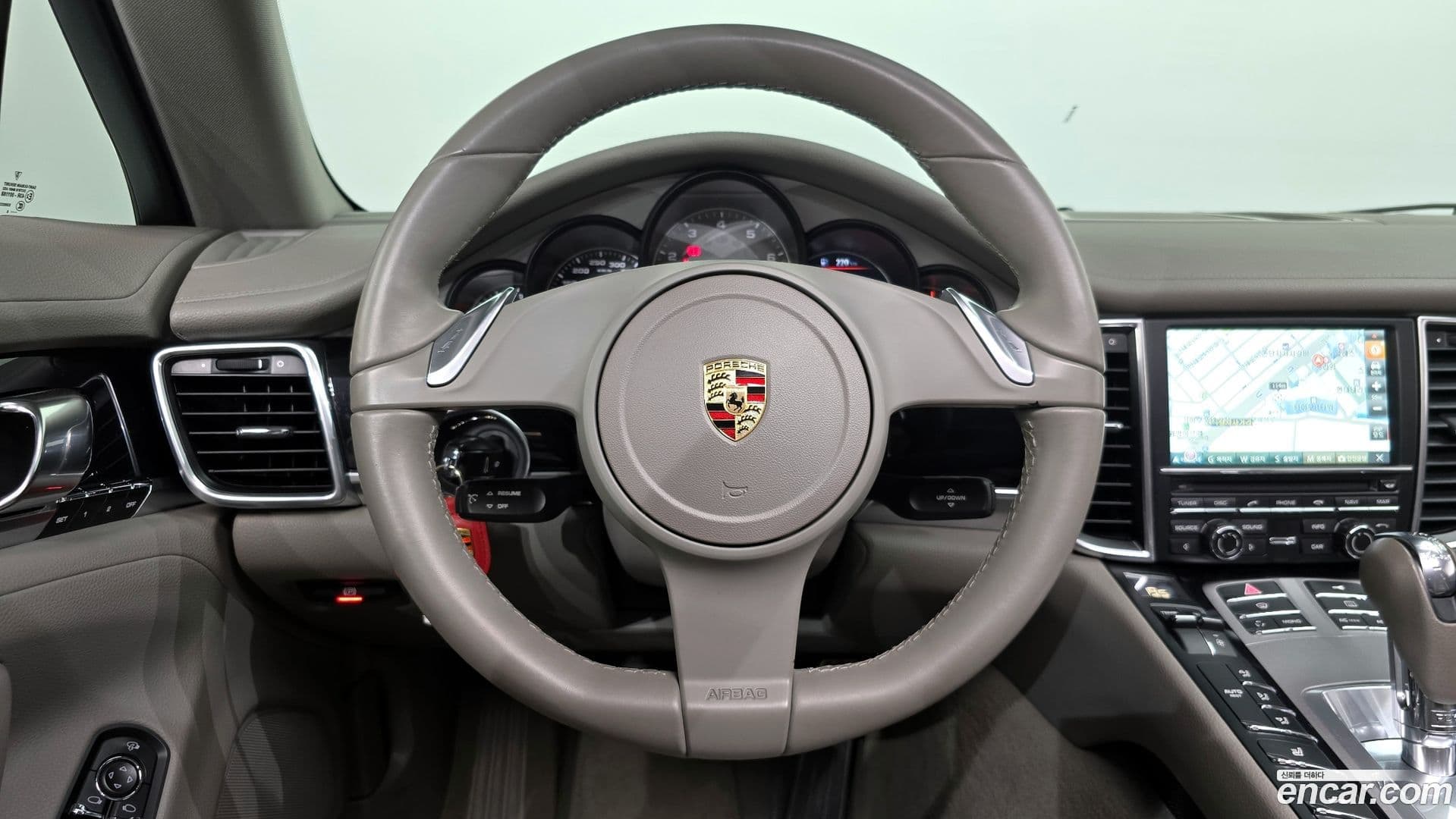 Main__Slider__Photo:Panamera Porsche 2010.6-12