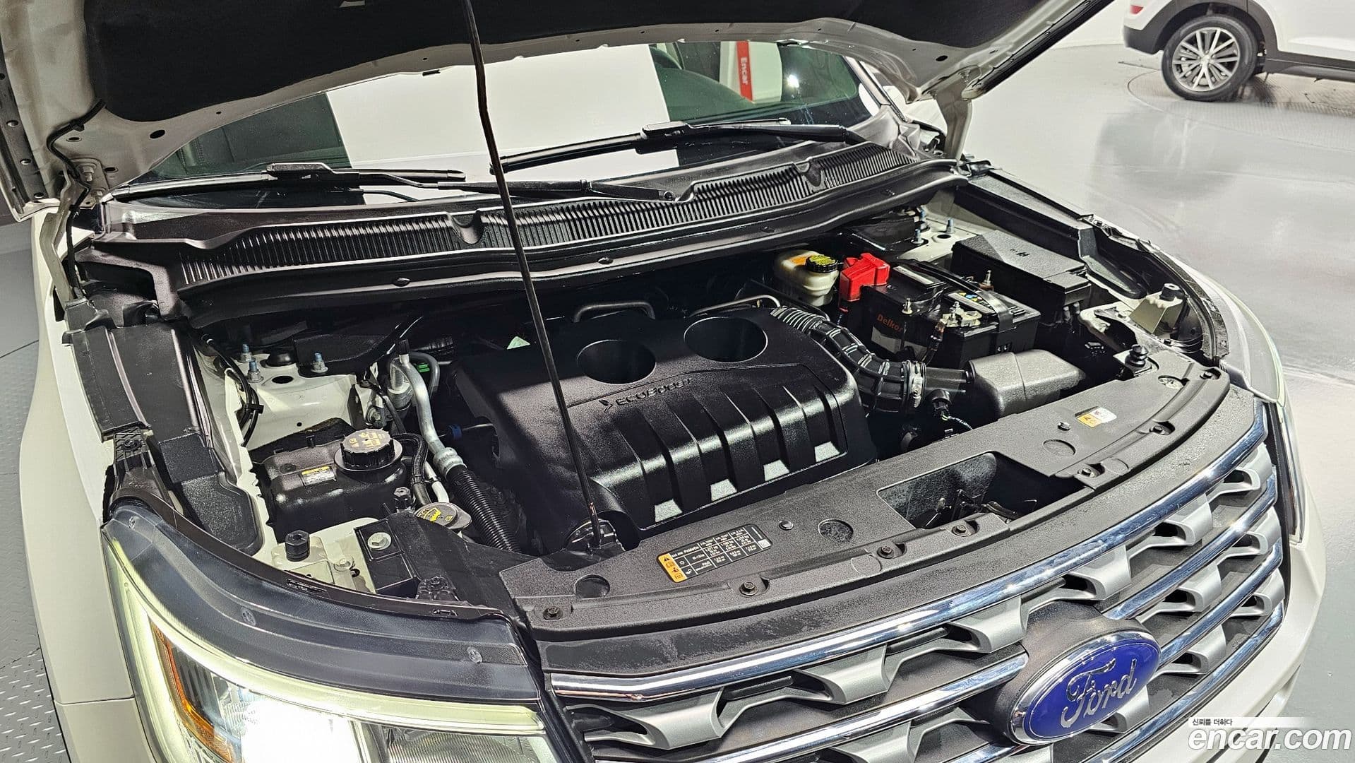 Main__Slider__Photo:Explorer Ford 2017.0-5