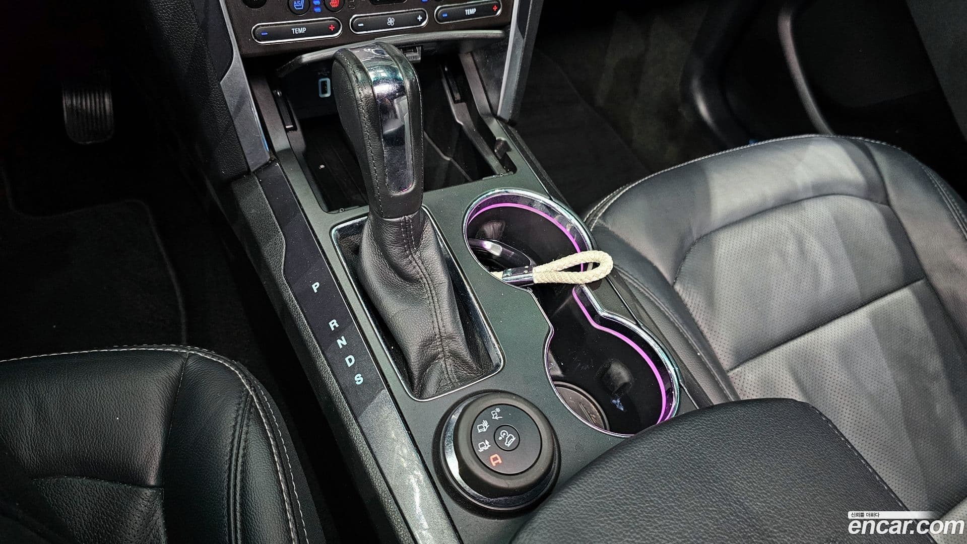 Main__Slider__Photo:Explorer Ford 2017.0-8