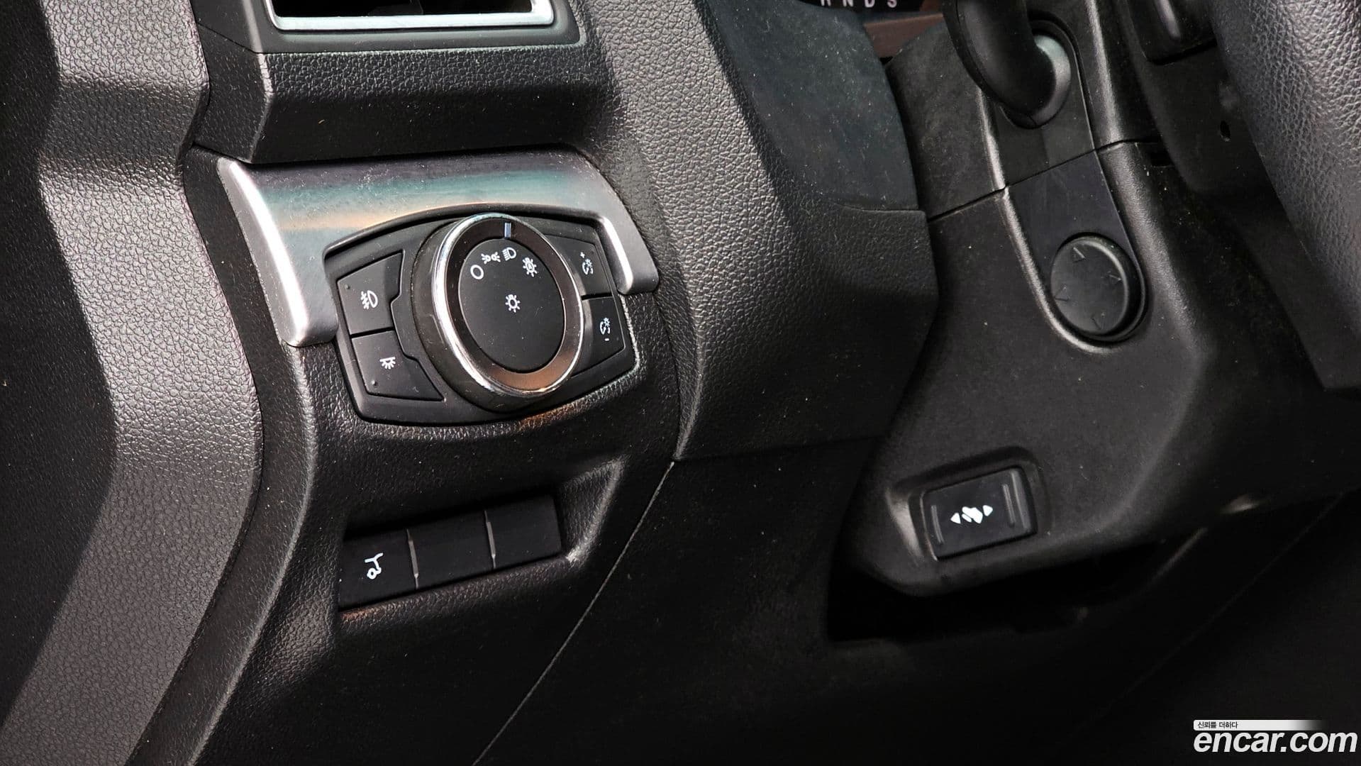 Main__Slider__Photo:Explorer Ford 2017.0-13