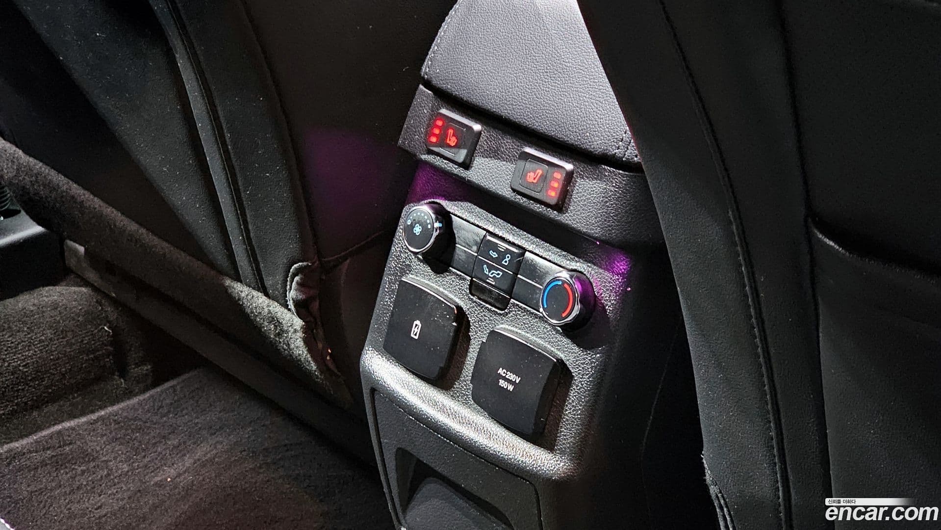 Main__Slider__Photo:Explorer Ford 2017.0-16