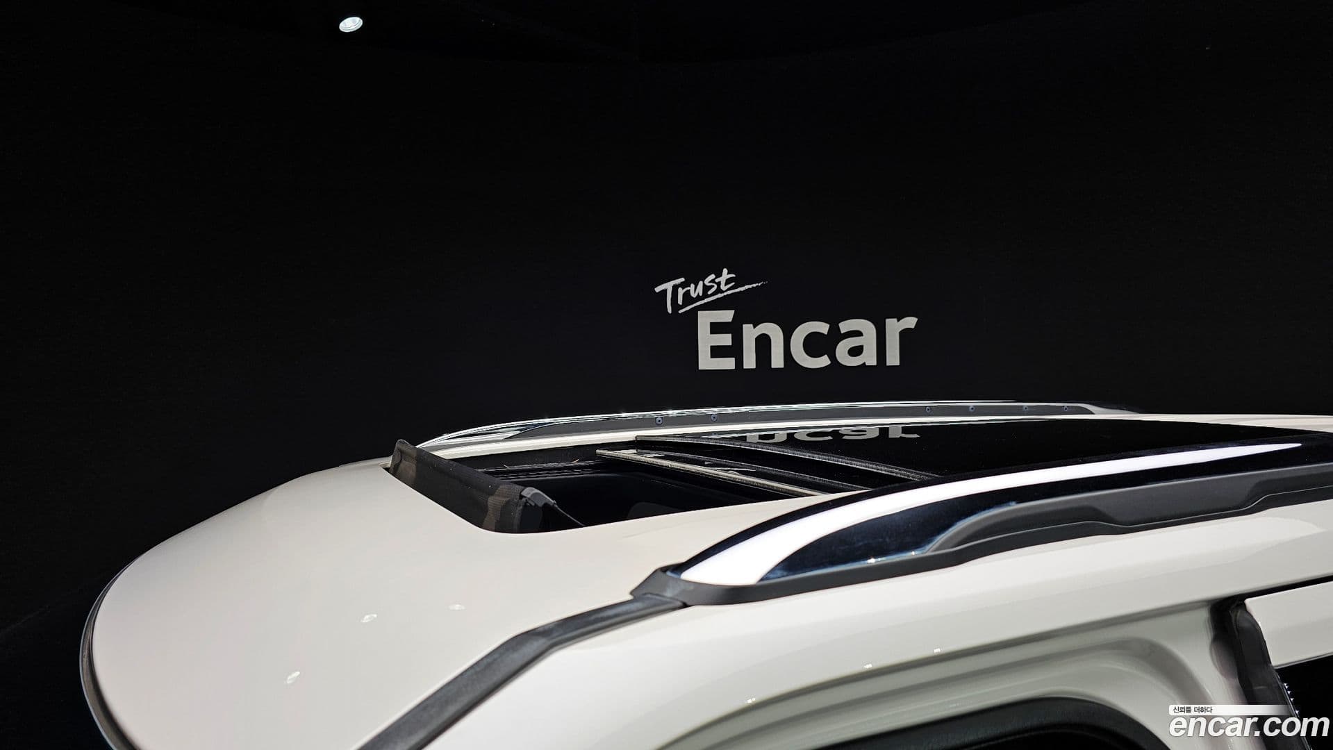 Main__Slider__Photo:Explorer Ford 2017.0-19