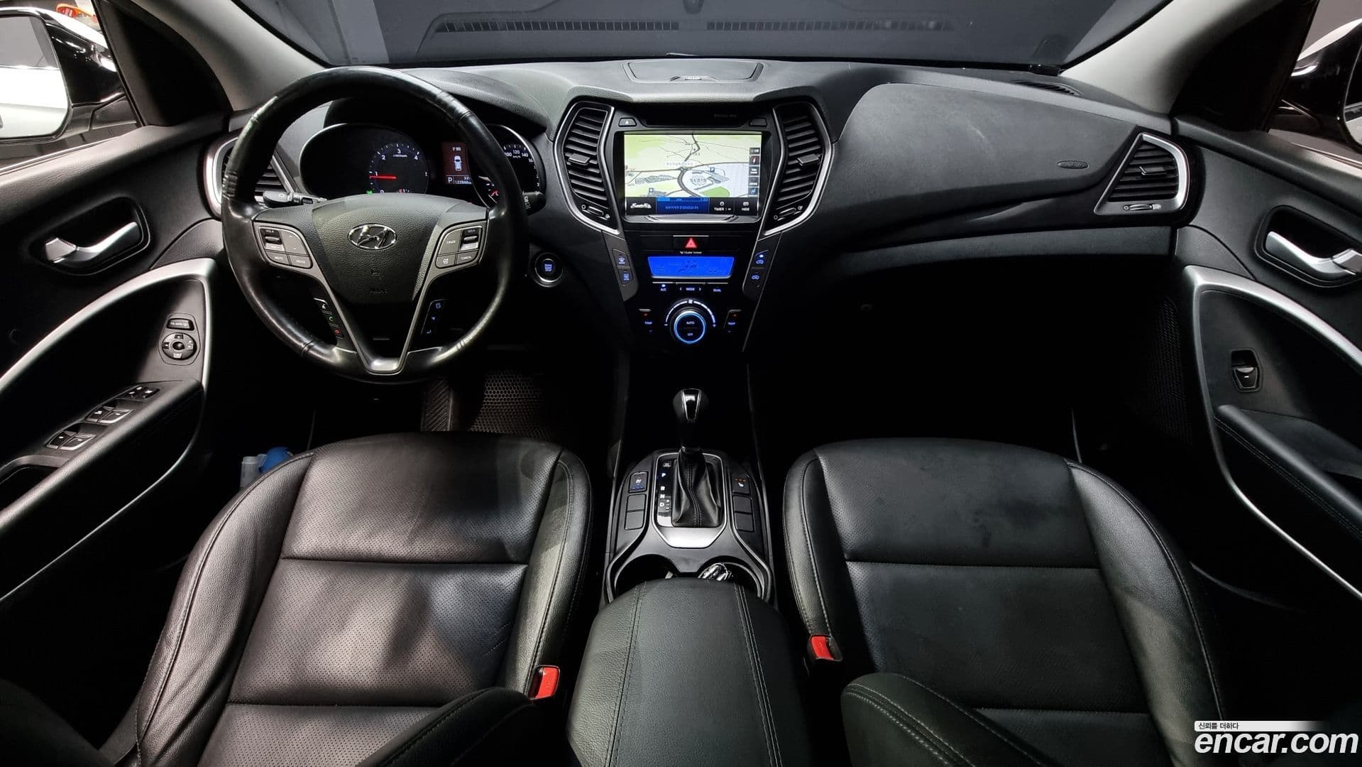 Main__Slider__Photo:Santafe Hyundai 2012.10-6