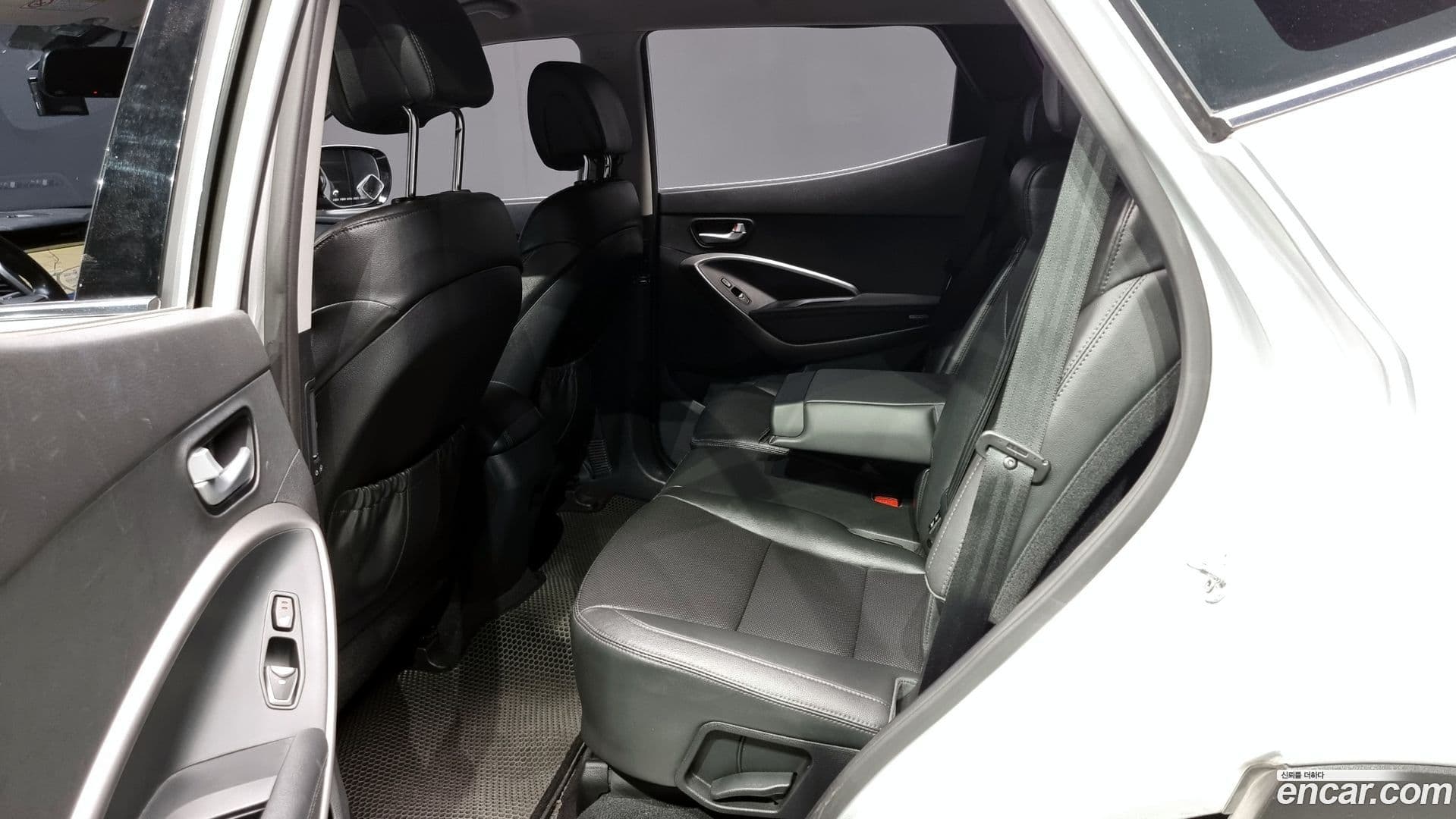 Main__Slider__Photo:Santafe Hyundai 2012.10-11