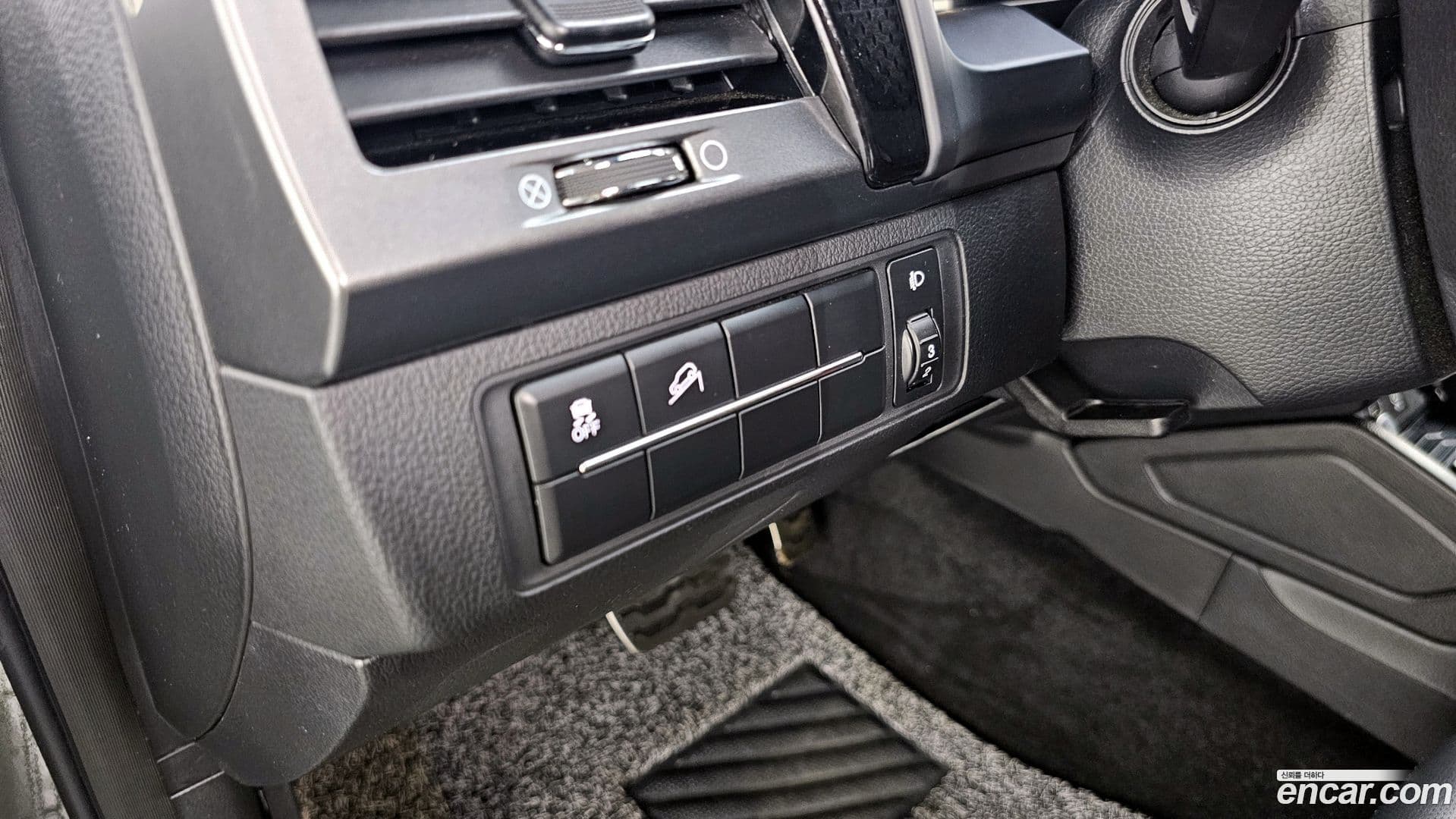 Main__Slider__Photo:Rexton KG_Mobility_Ssangyong 2021.11-15