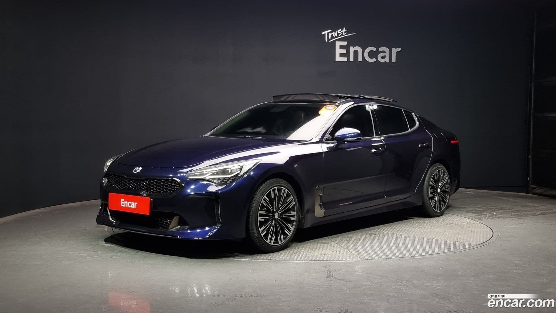 Main__Slider__Photo:Stinger Kia 2017.8-0