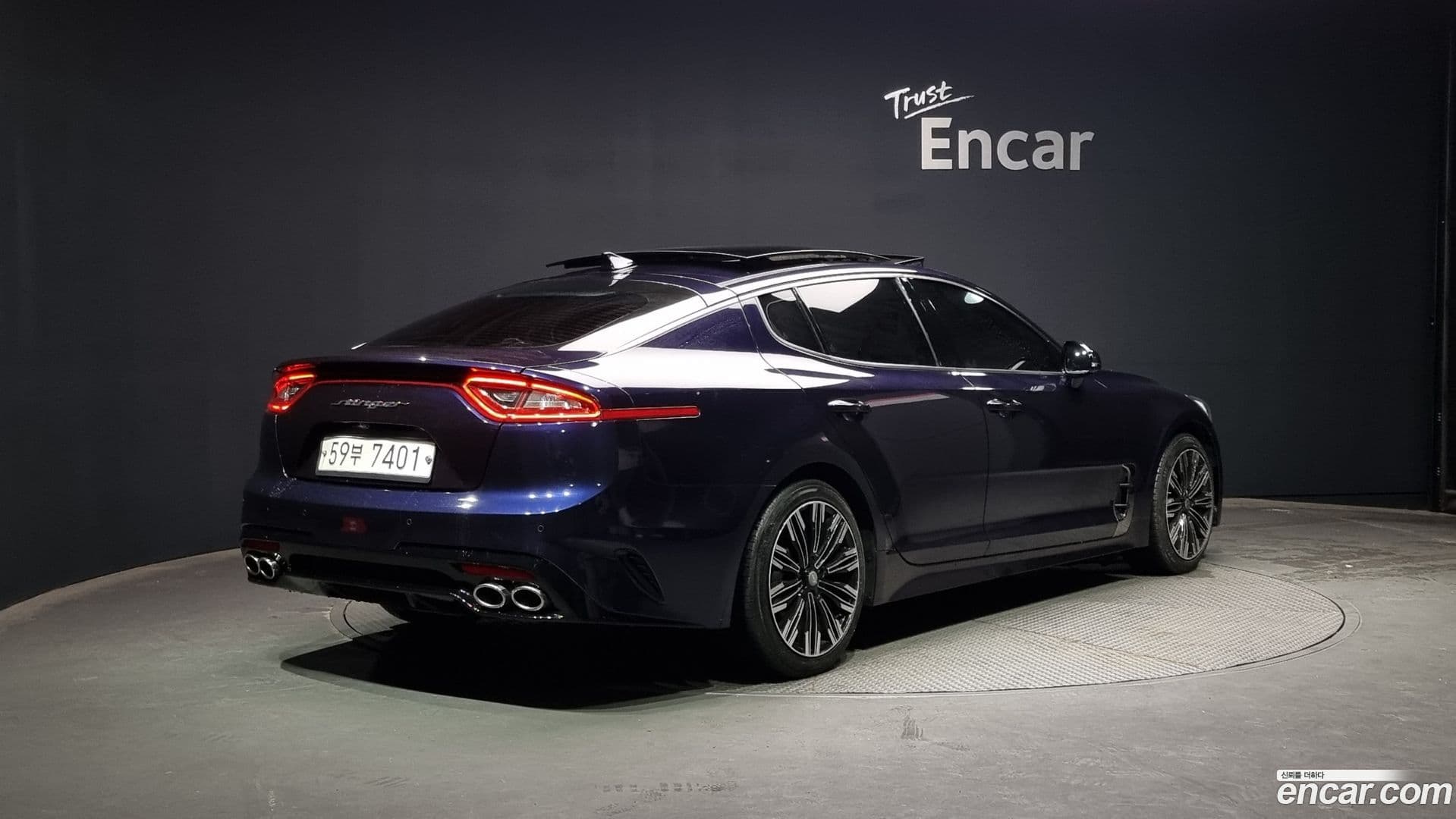 Main__Slider__Photo:Stinger Kia 2017.8-1