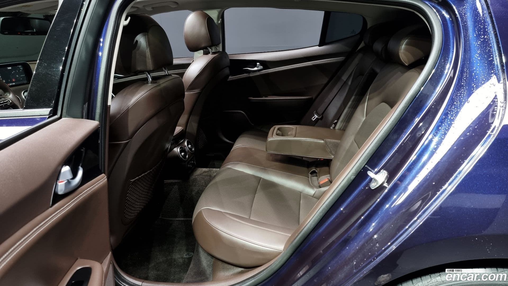 Main__Slider__Photo:Stinger Kia 2017.8-11