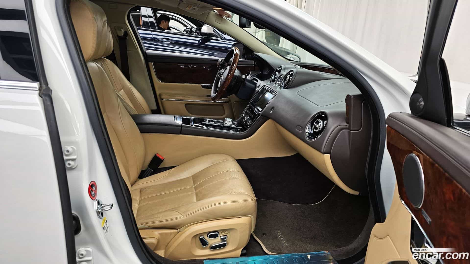 XJ Jaguar 2013.0-OPTION-015