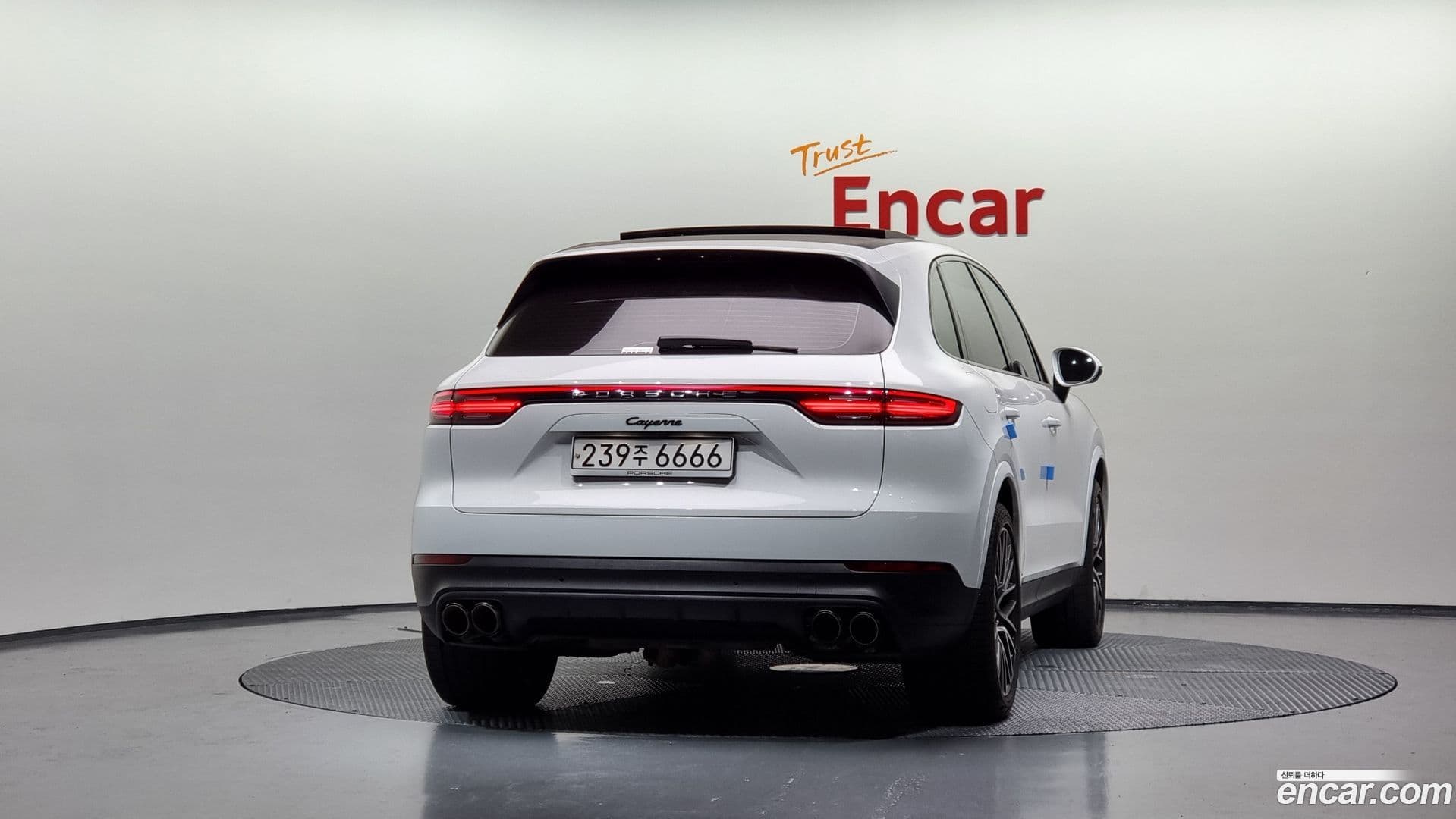 Main__Slider__Photo:Cayenne Porsche 2019.4-3