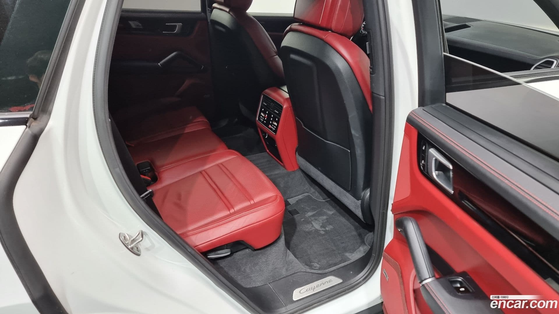 Main__Slider__Photo:Cayenne Porsche 2019.4-11