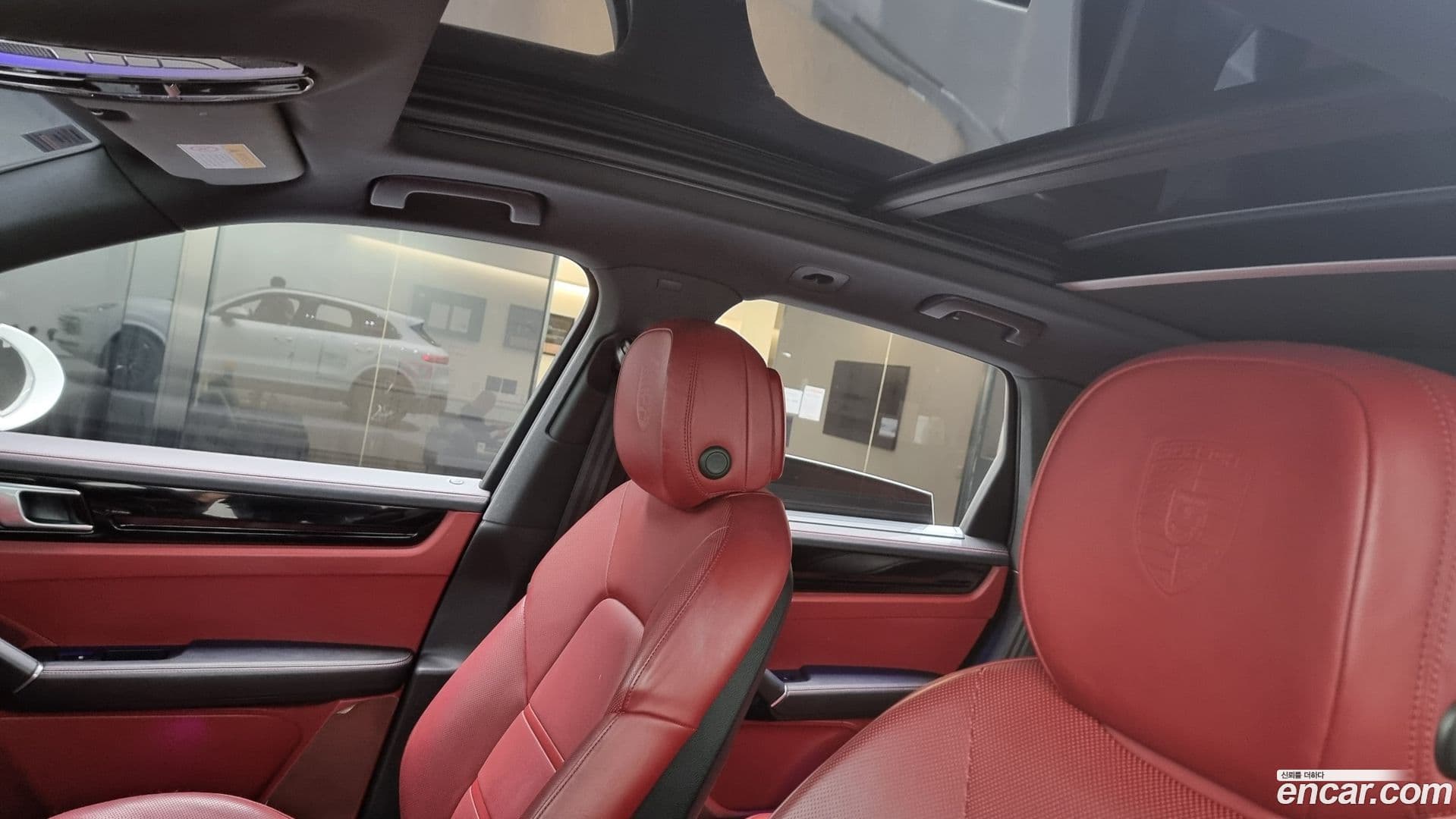 Main__Slider__Photo:Cayenne Porsche 2019.4-17