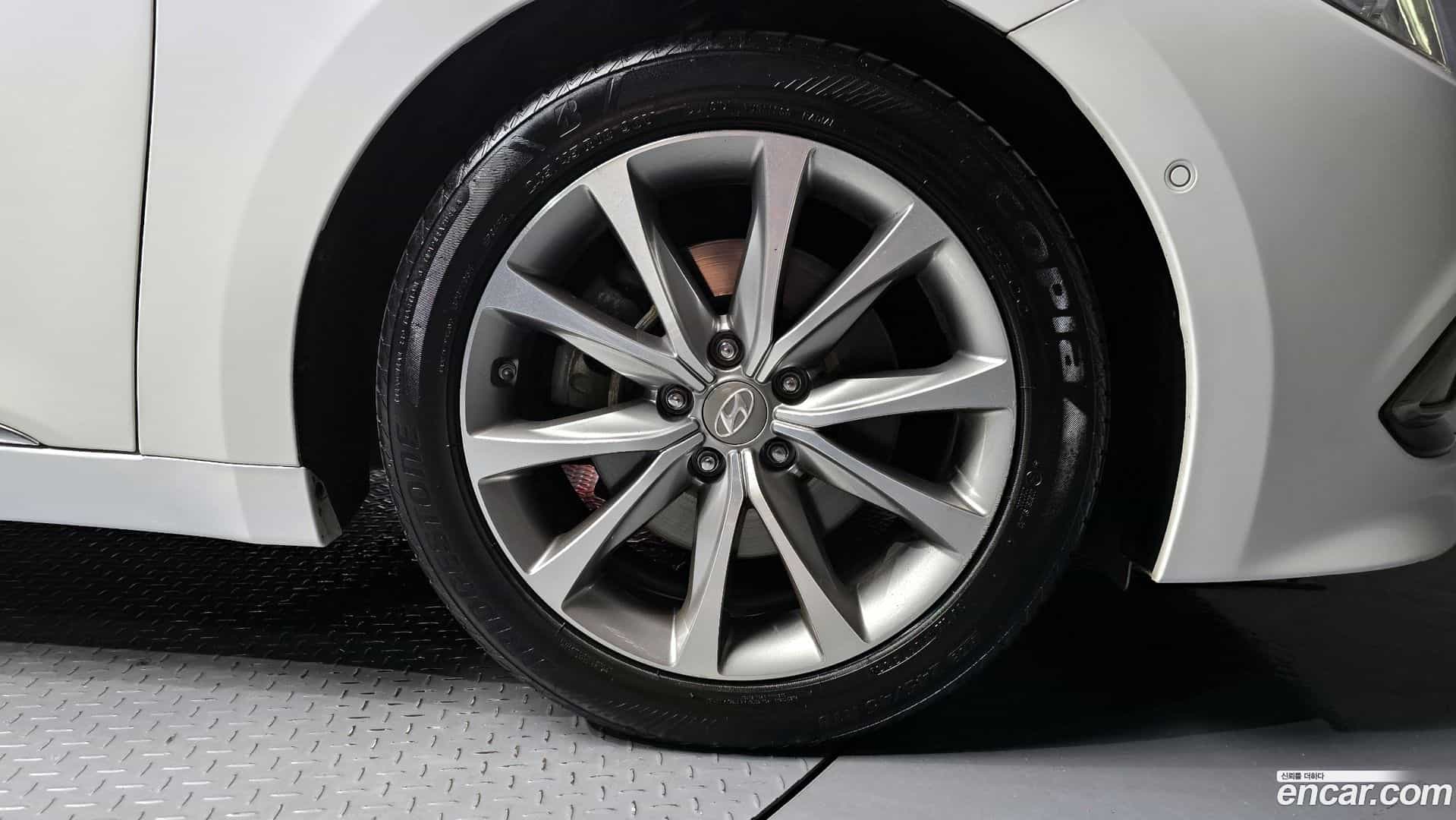 Grandeur Hyundai 2014.6-OUTER-005