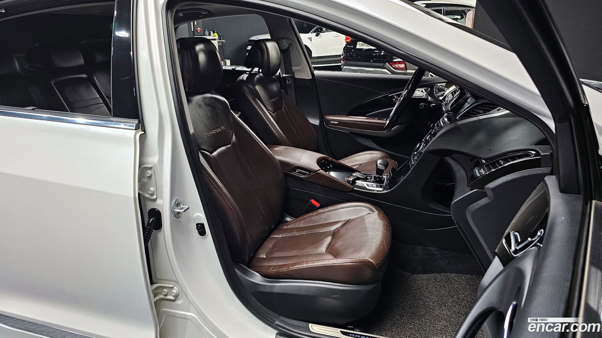 Main__Slider__Photo:Grandeur Hyundai 2014.6-9