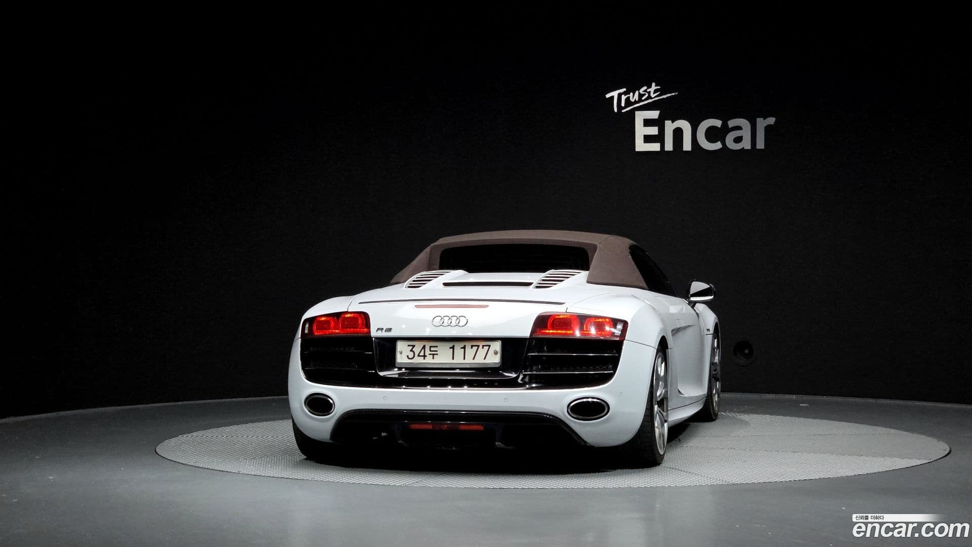 Main__Slider__Photo:R8 Audi 2011.6-3