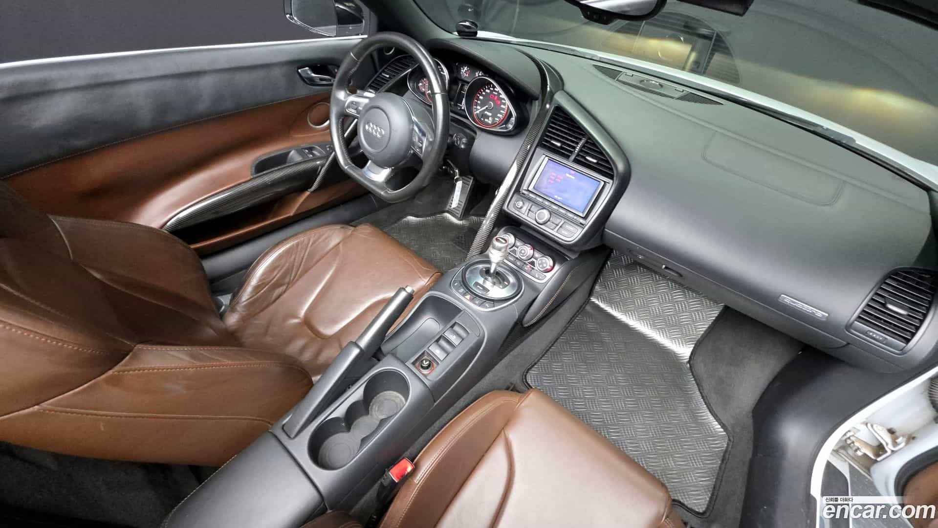 R8 Audi 2011.6-INNER-007