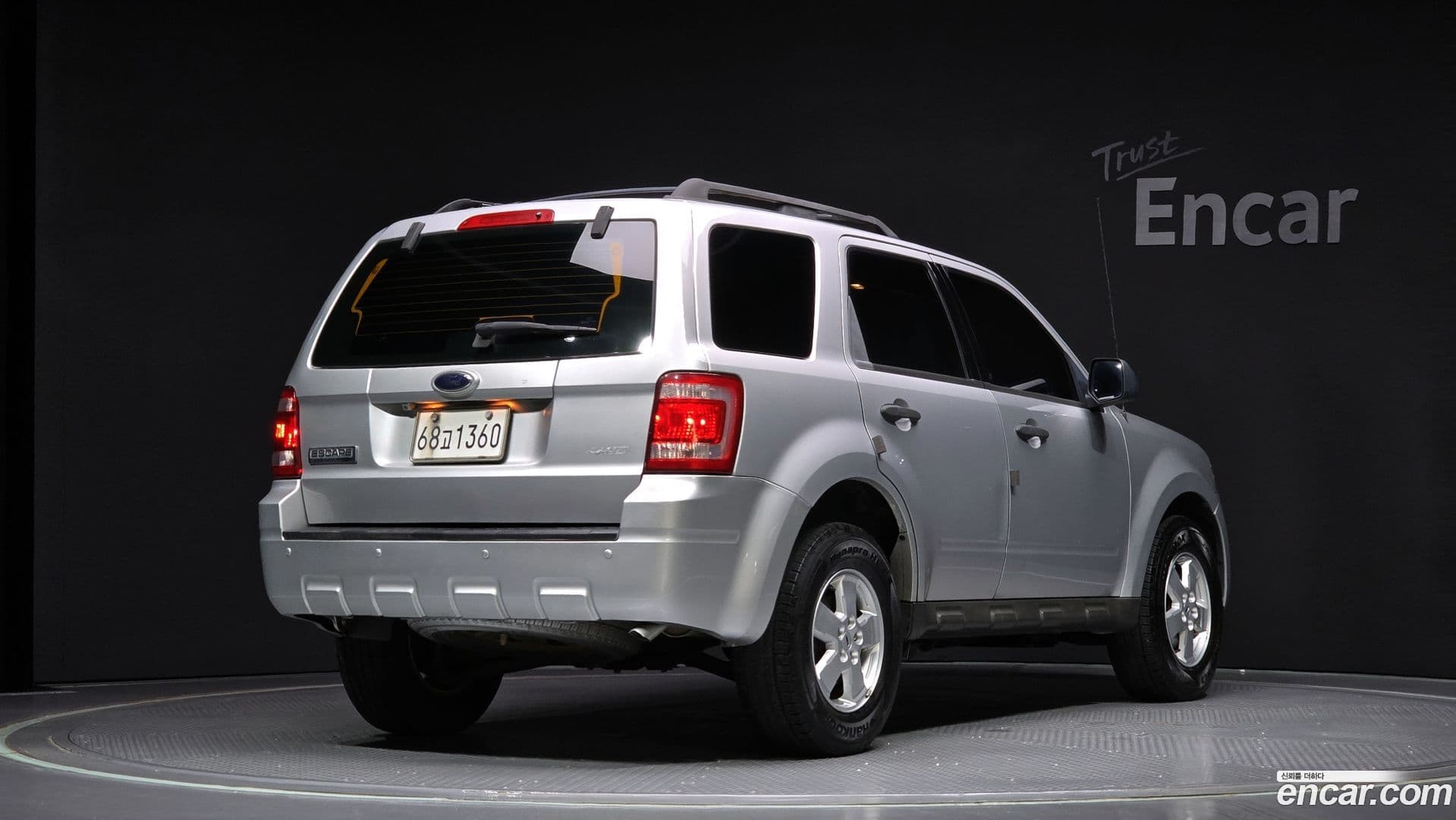 Main__Slider__Photo:Escape Ford 2009.3-1