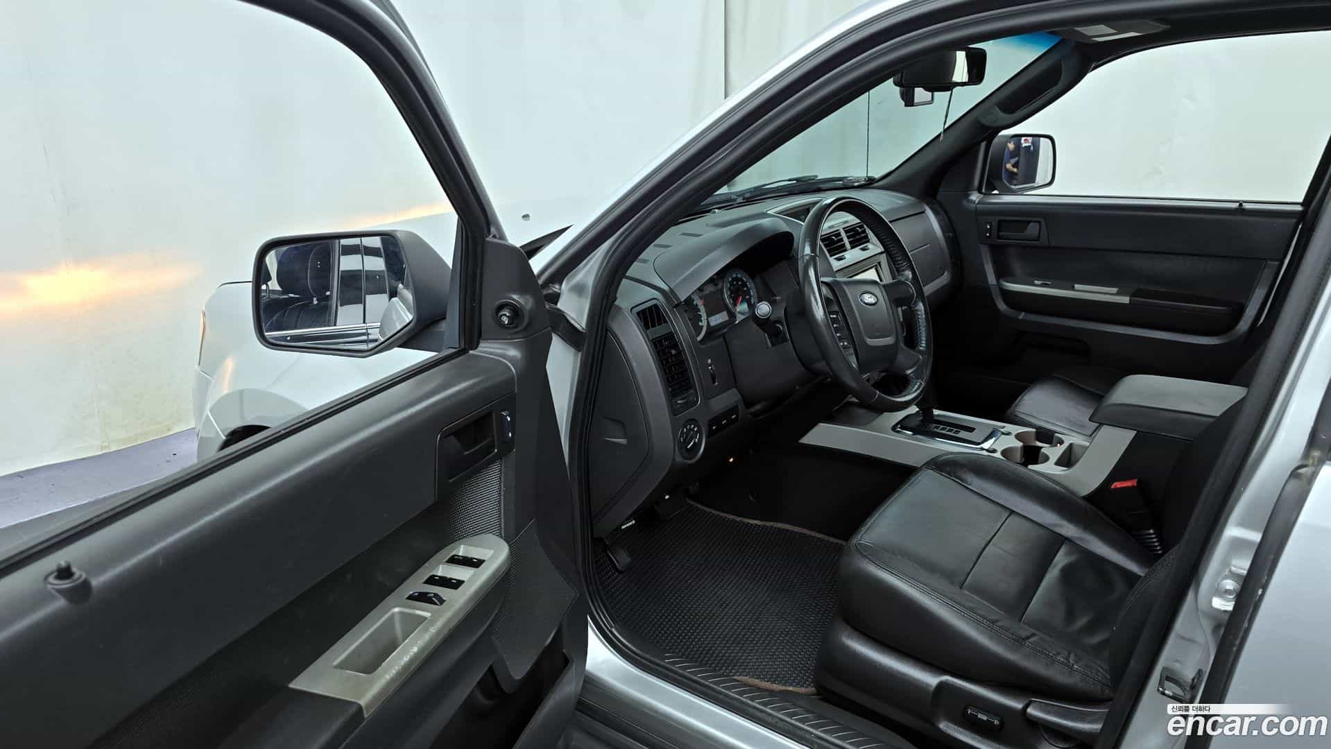 Escape Ford 2009.3-INNER-010