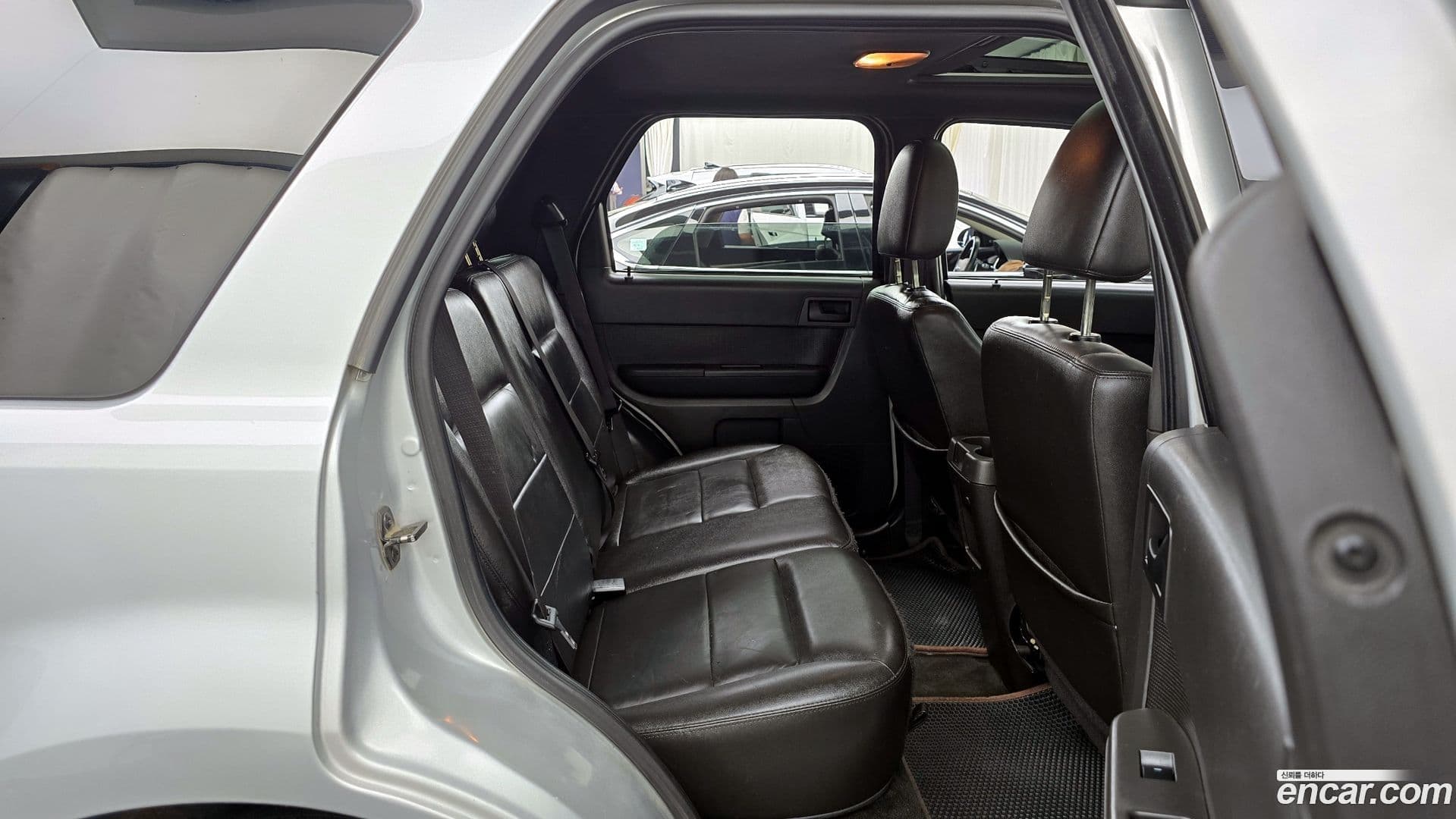 Main__Slider__Photo:Escape Ford 2009.3-11