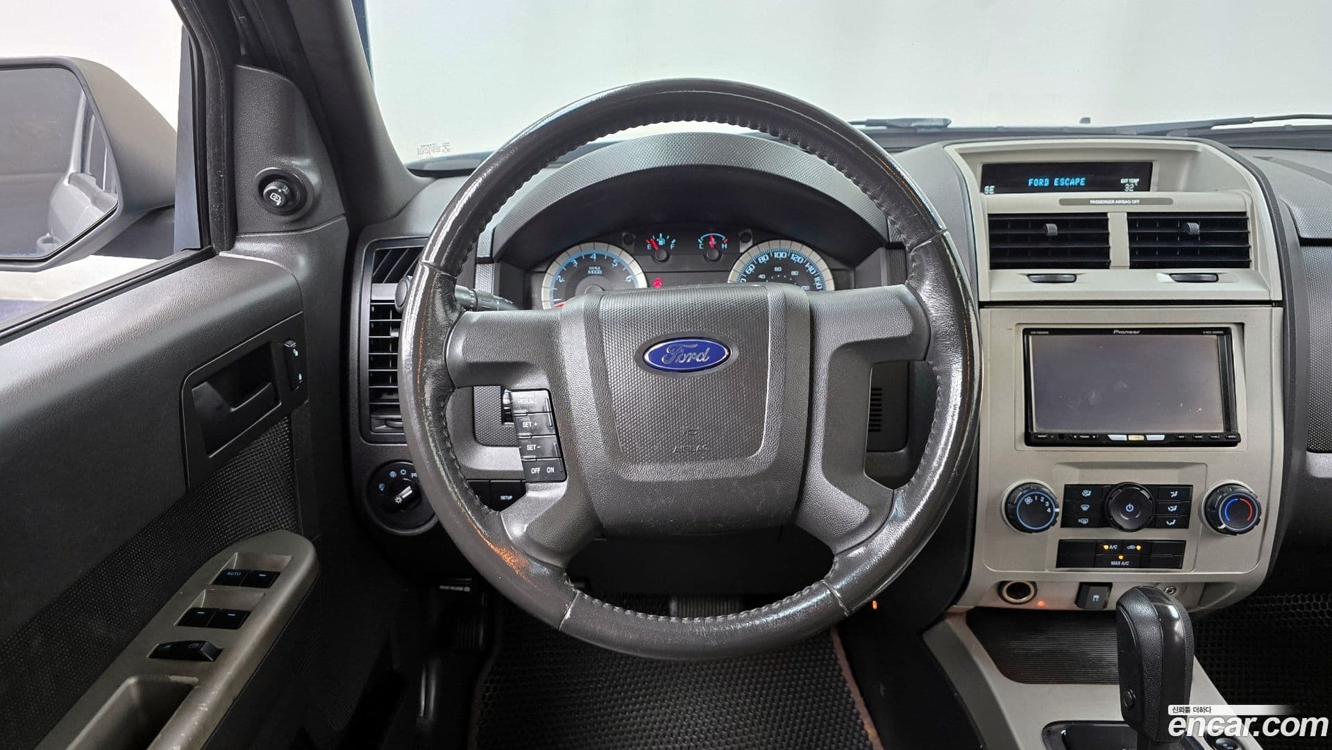 Main__Slider__Photo:Escape Ford 2009.3-12