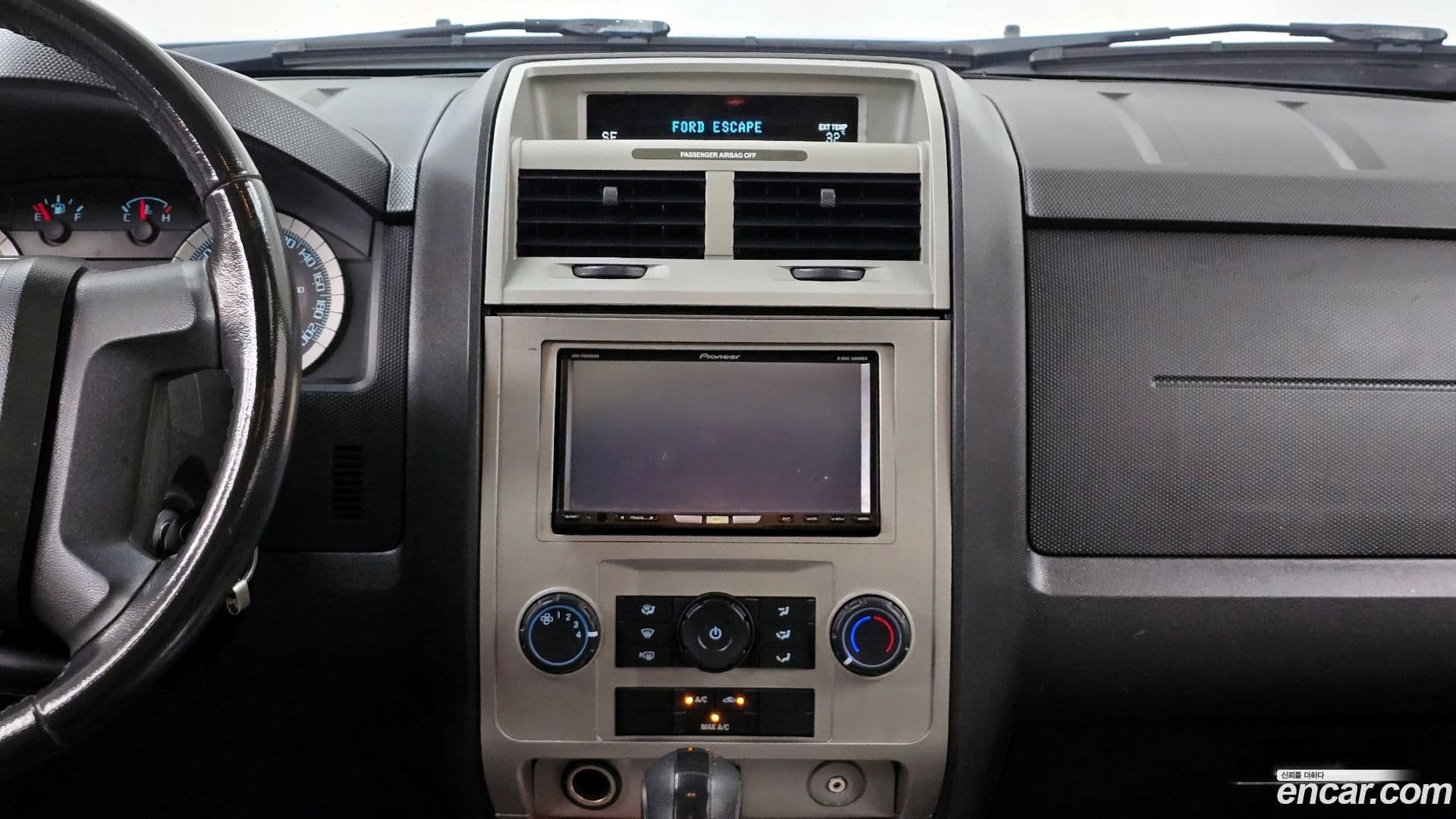 Main__Slider__Photo:Escape Ford 2009.3-13