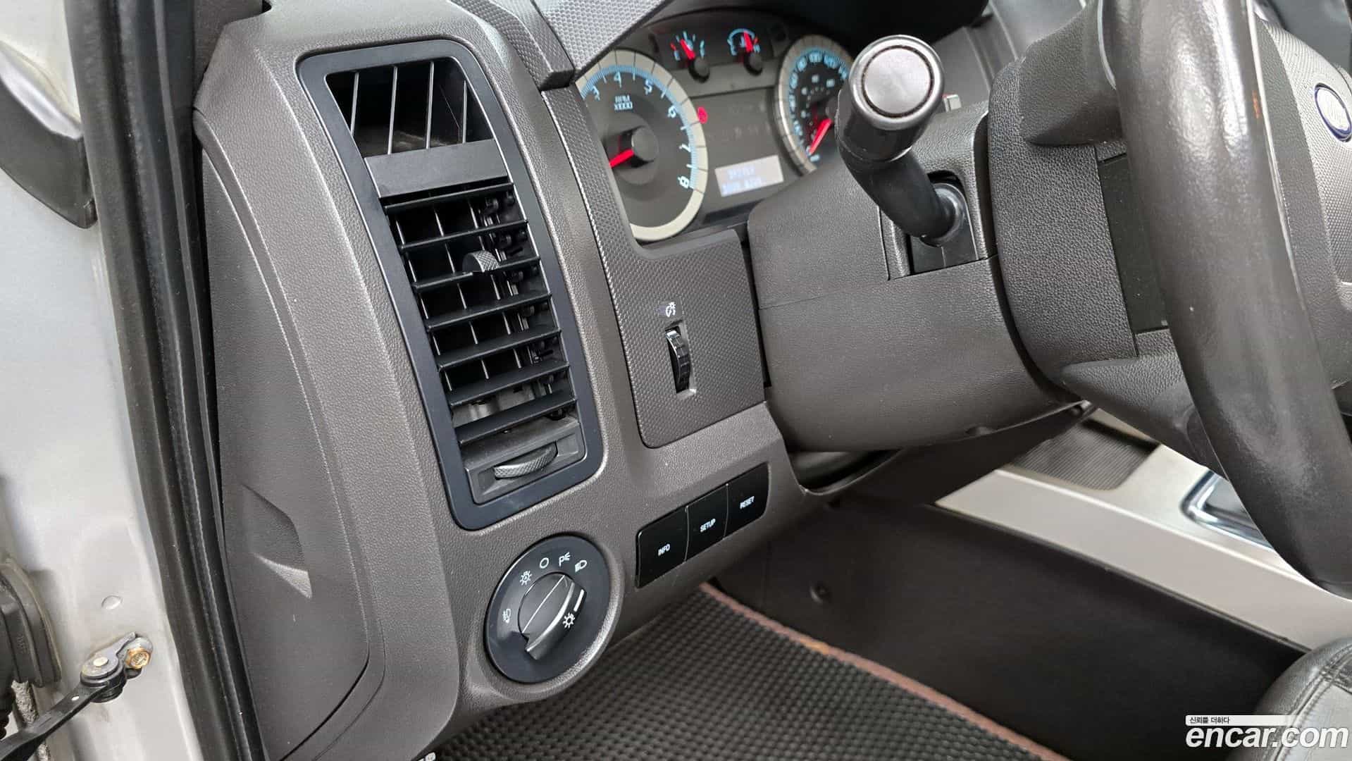 Escape Ford 2009.3-OPTION-020