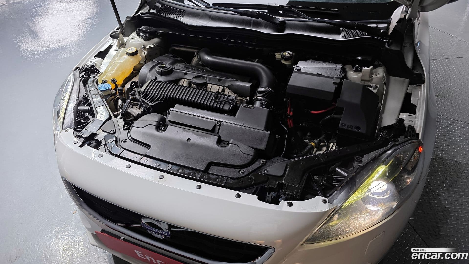 Main__Slider__Photo:V40 Volvo 2013.2-5