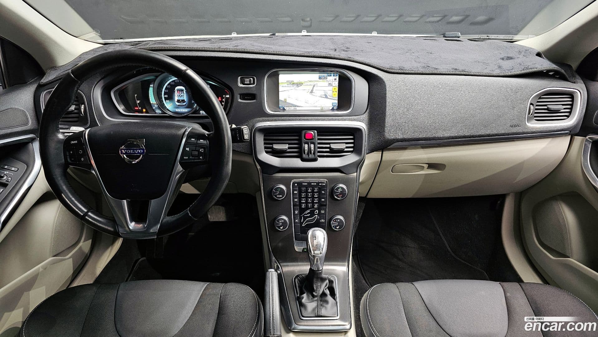 Main__Slider__Photo:V40 Volvo 2013.2-6