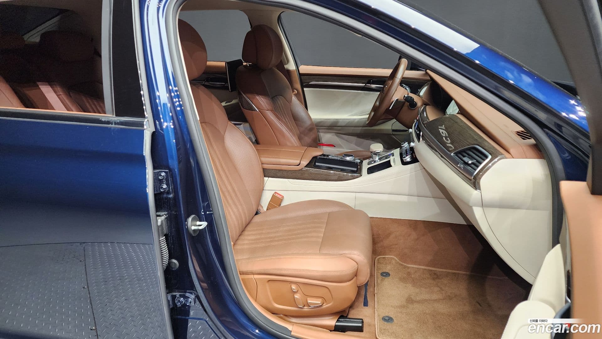 Main__Slider__Photo:G90 Genesis 2020.7-10