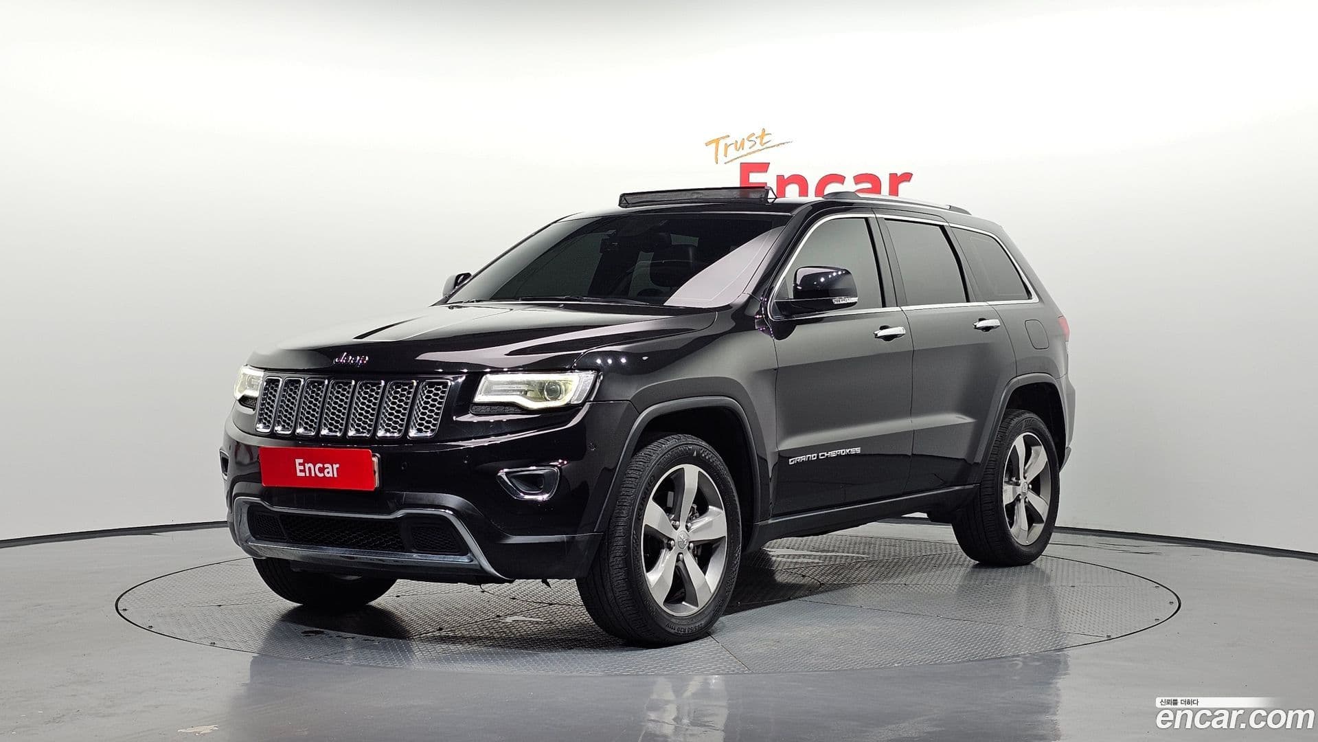 Main__Slider__Photo:Cherokee Jeep 2015.11-0