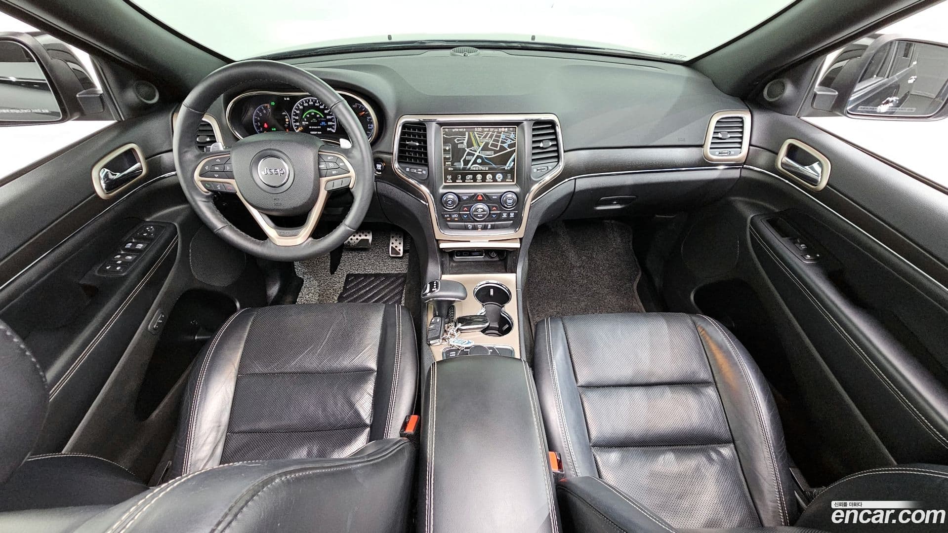 Main__Slider__Photo:Cherokee Jeep 2015.11-6