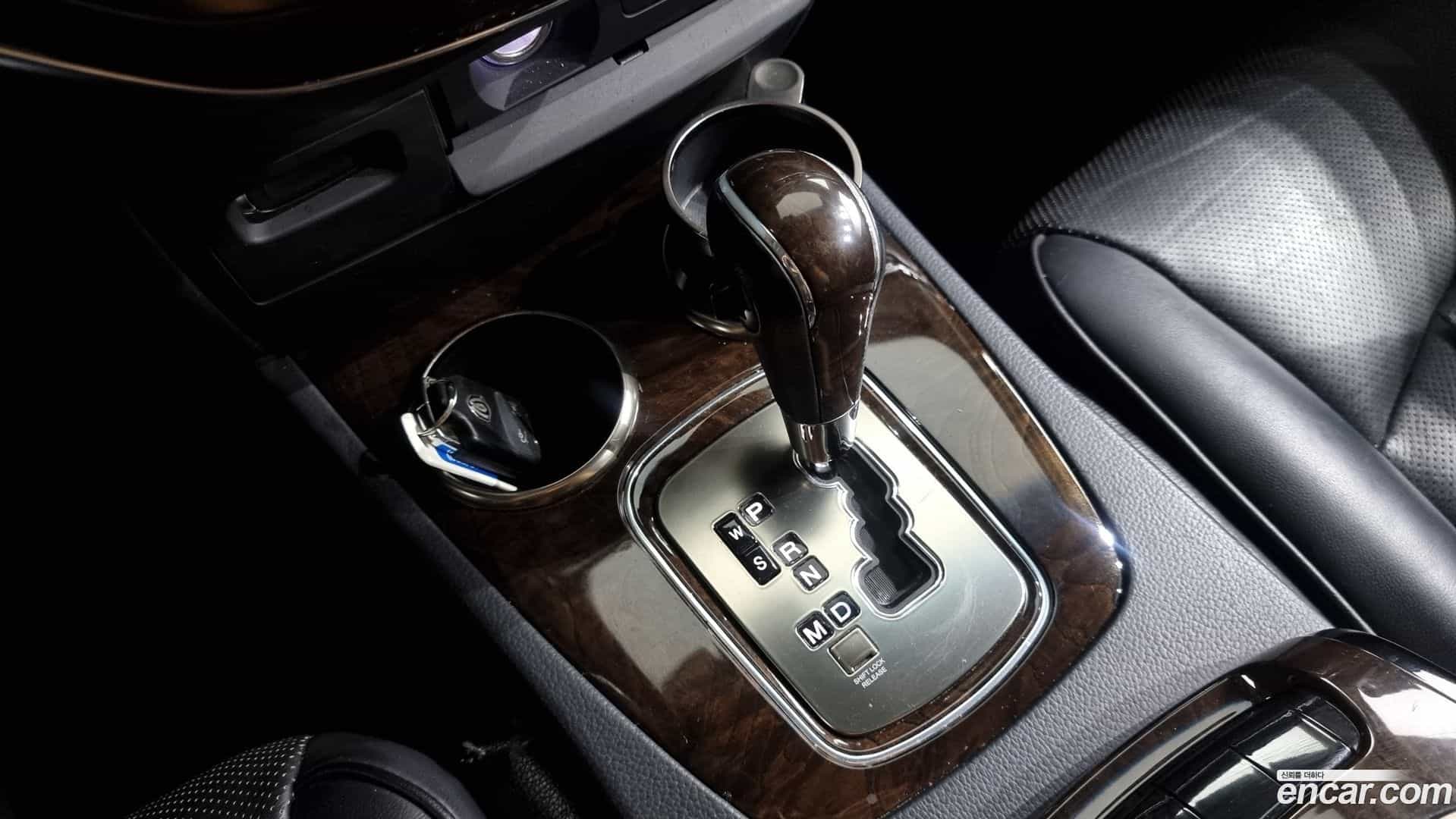 Chairman KG_Mobility_Ssangyong 2012.2-INNER-009