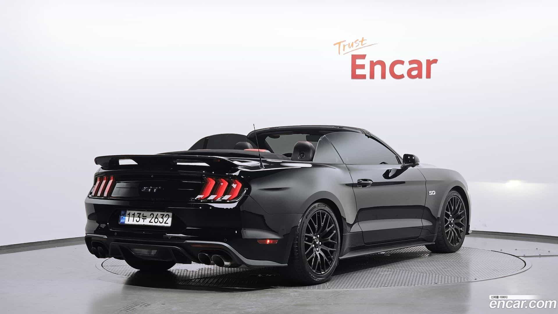 Mustang Ford 2019.0-OUTER-002