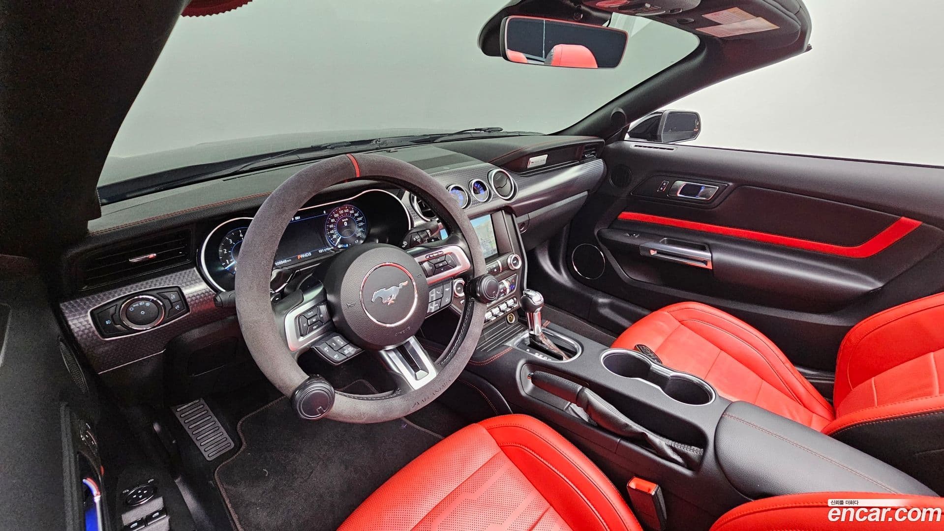 Main__Slider__Photo:Mustang Ford 2019.0-6