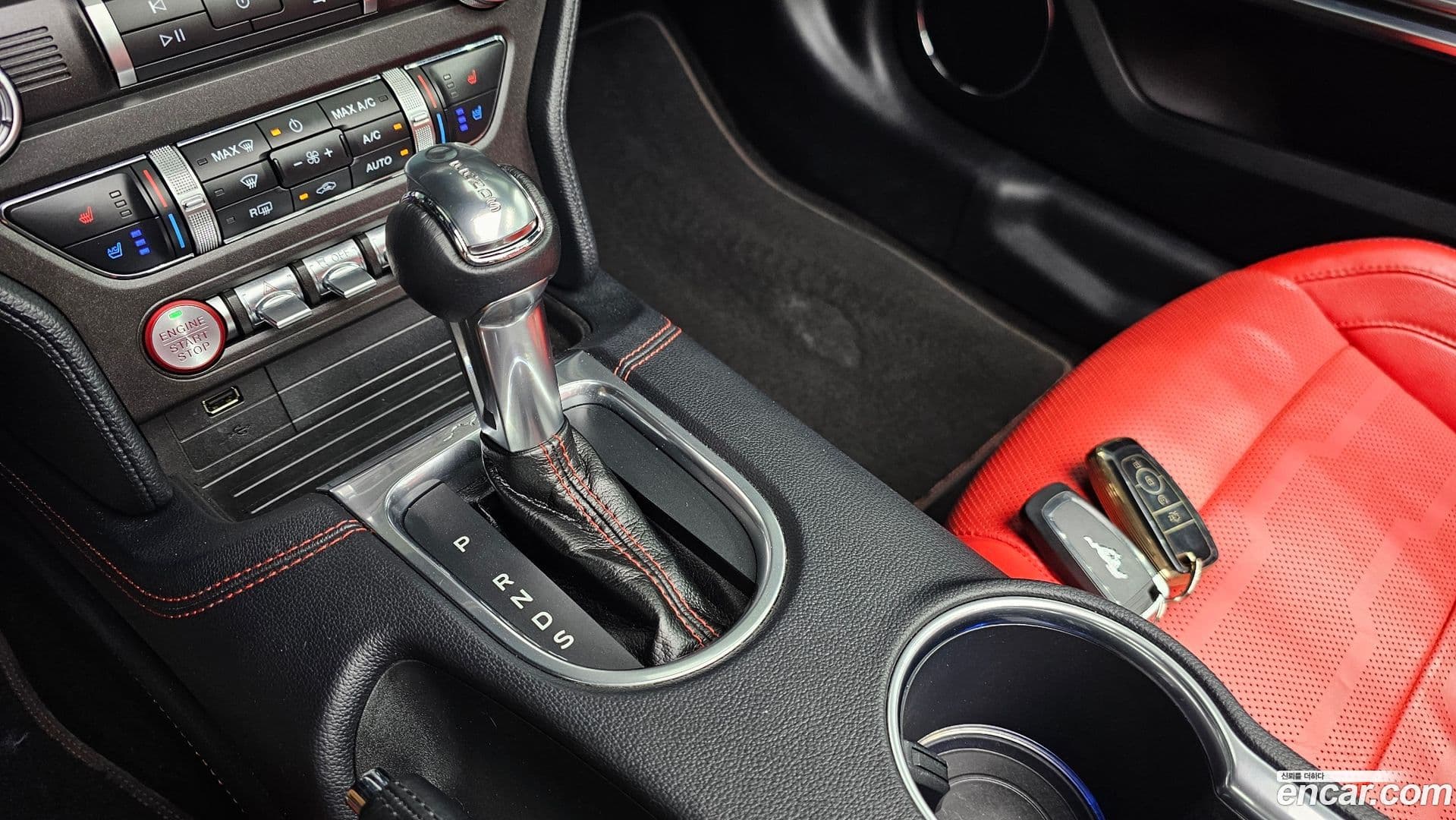 Main__Slider__Photo:Mustang Ford 2019.0-8