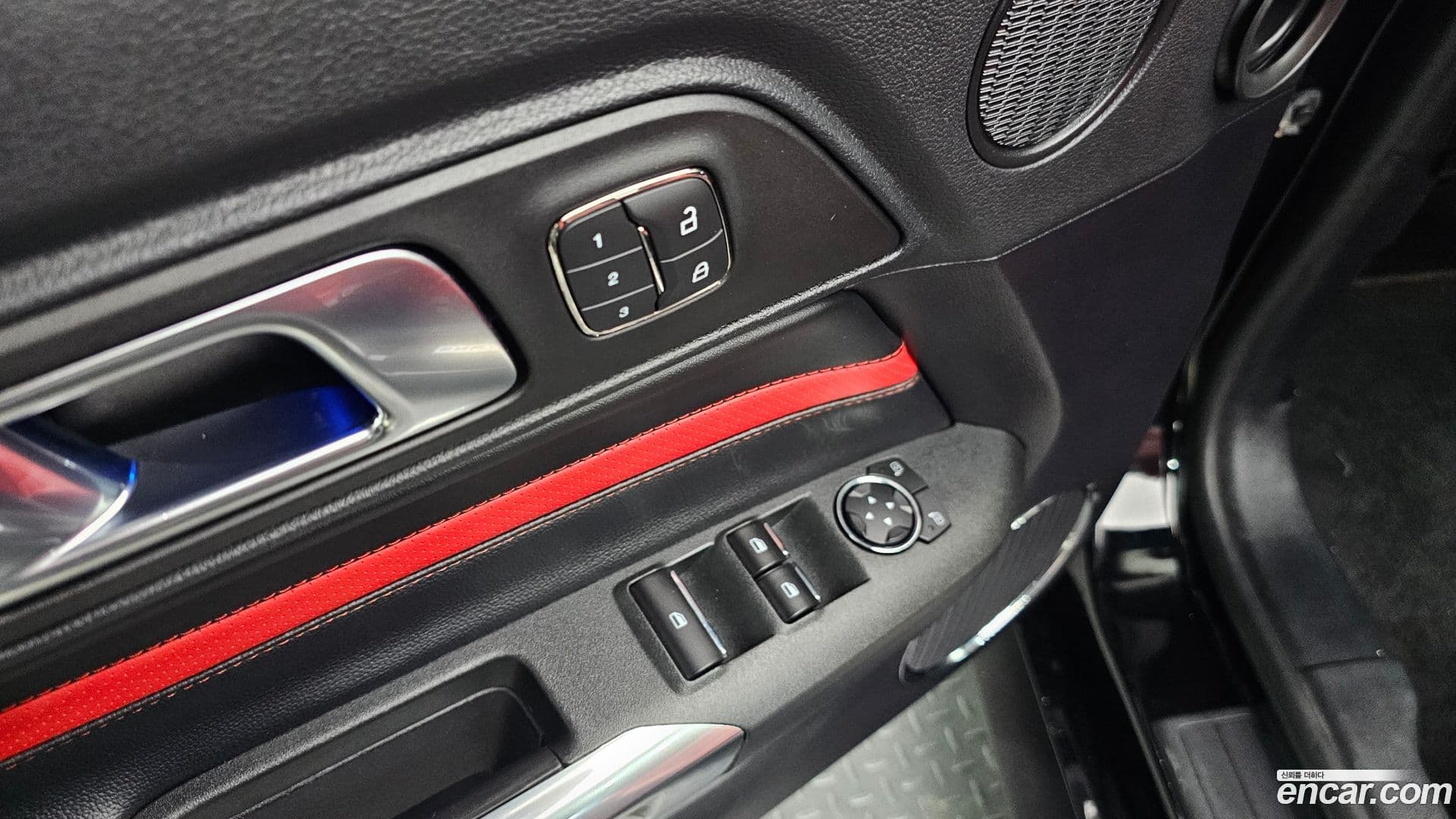 Main__Slider__Photo:Mustang Ford 2019.0-16