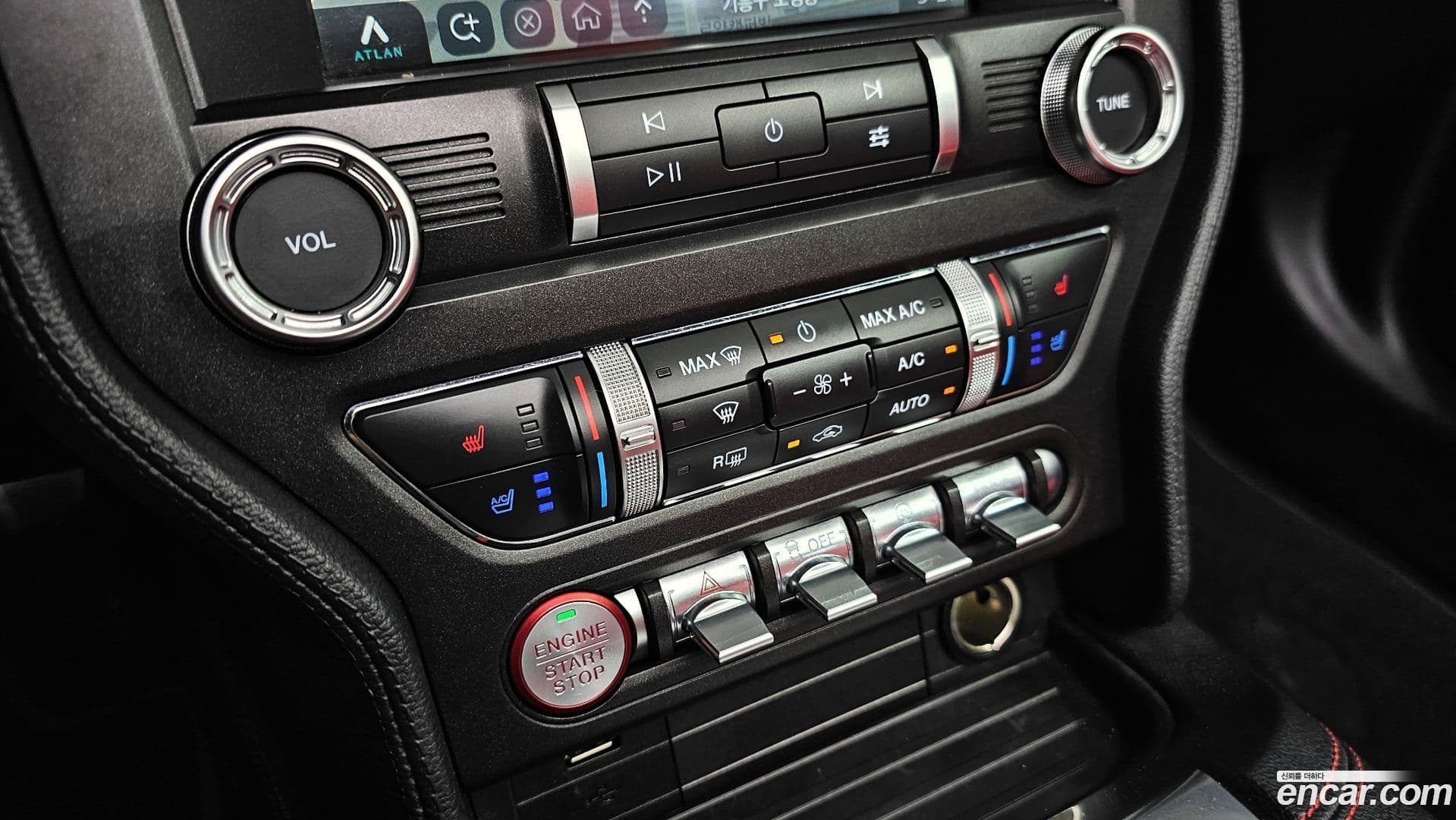 Main__Slider__Photo:Mustang Ford 2019.0-18