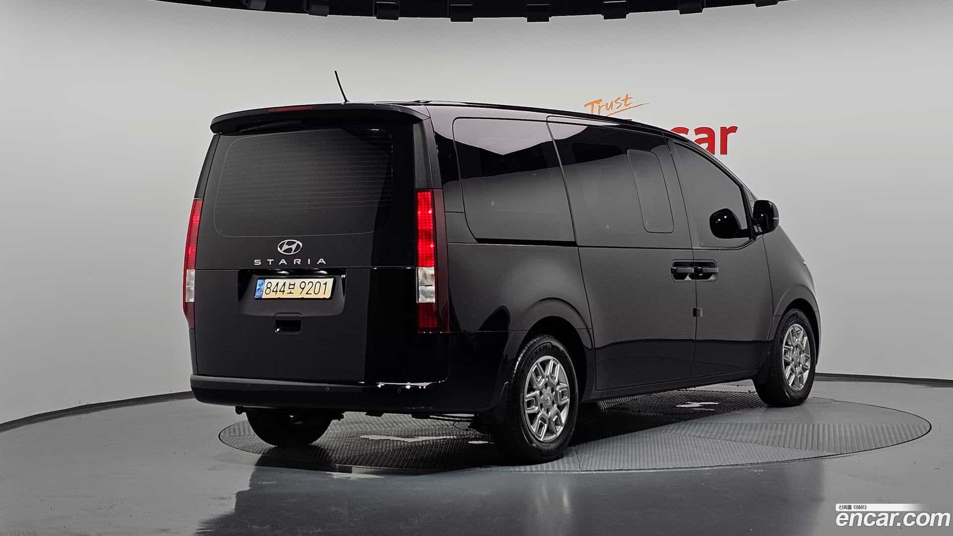 Staria Hyundai 2023.2-OUTER-002