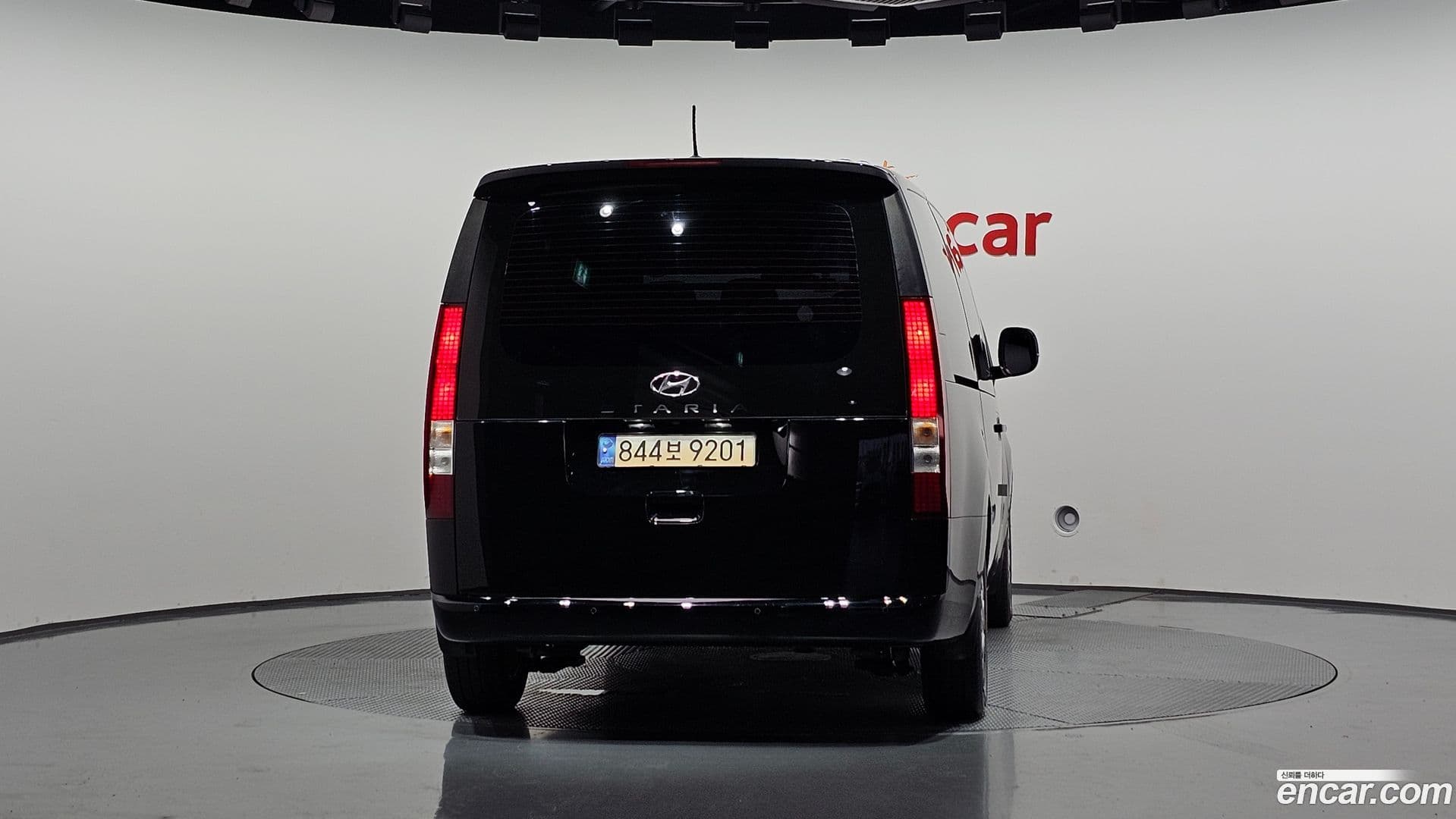 Main__Slider__Photo:Staria Hyundai 2023.2-3