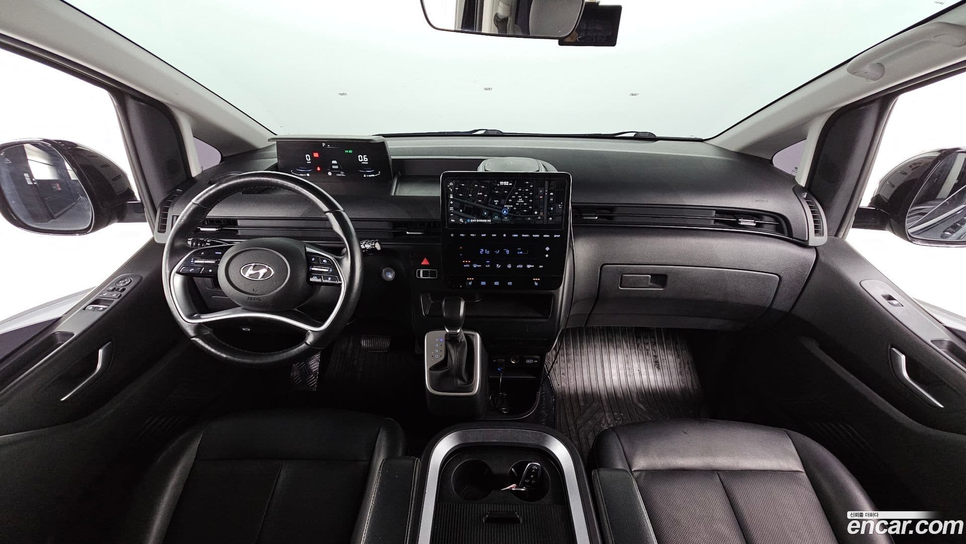 Main__Slider__Photo:Staria Hyundai 2023.2-6