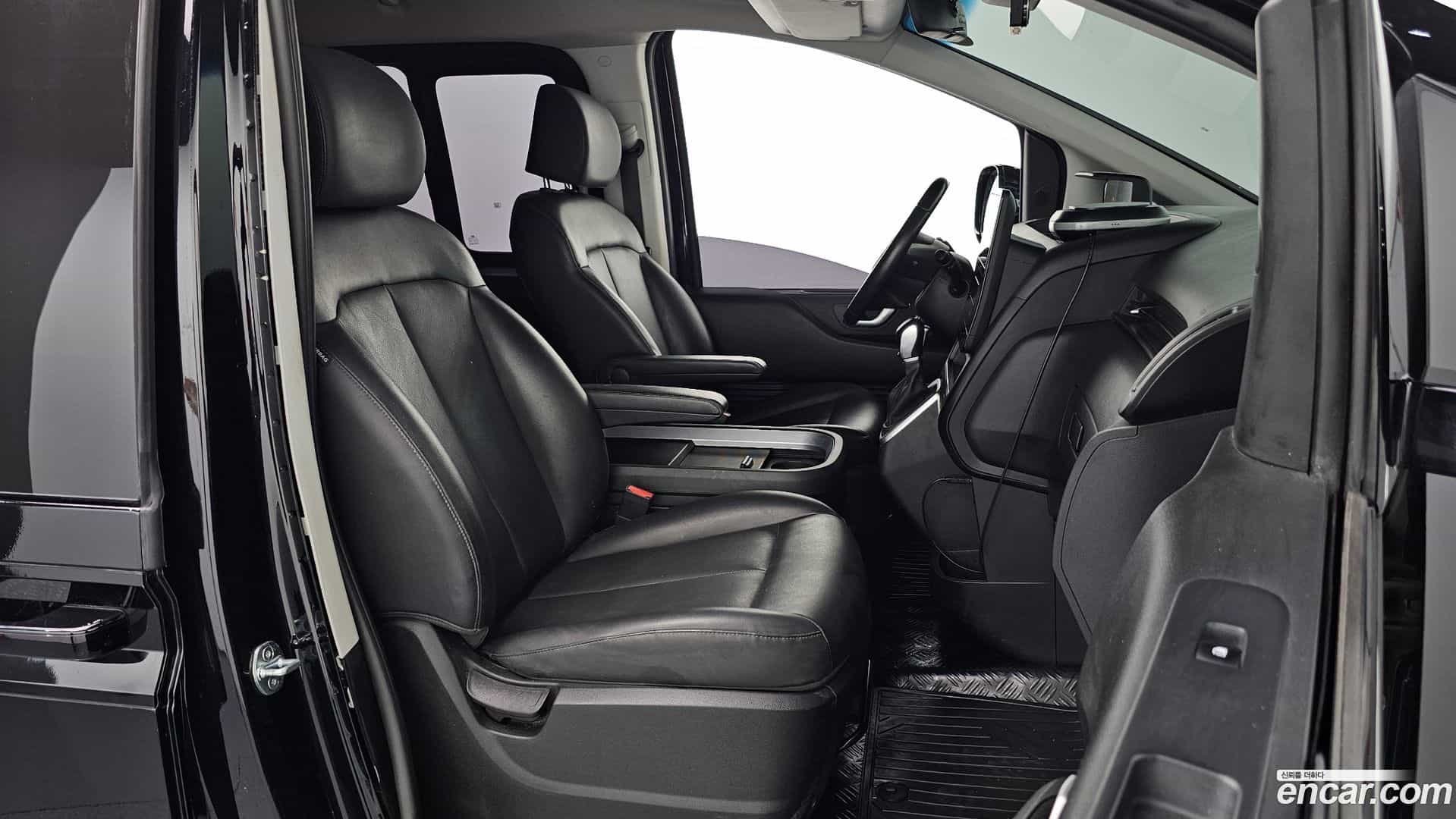 Staria Hyundai 2023.2-INNER-010