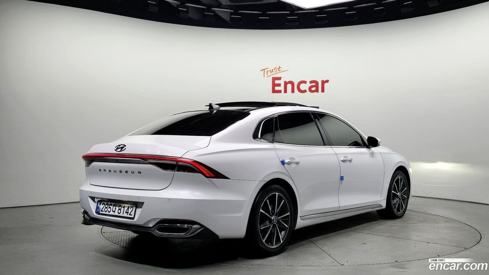 Main__Slider__Photo:Grandeur Hyundai 2020.8-1