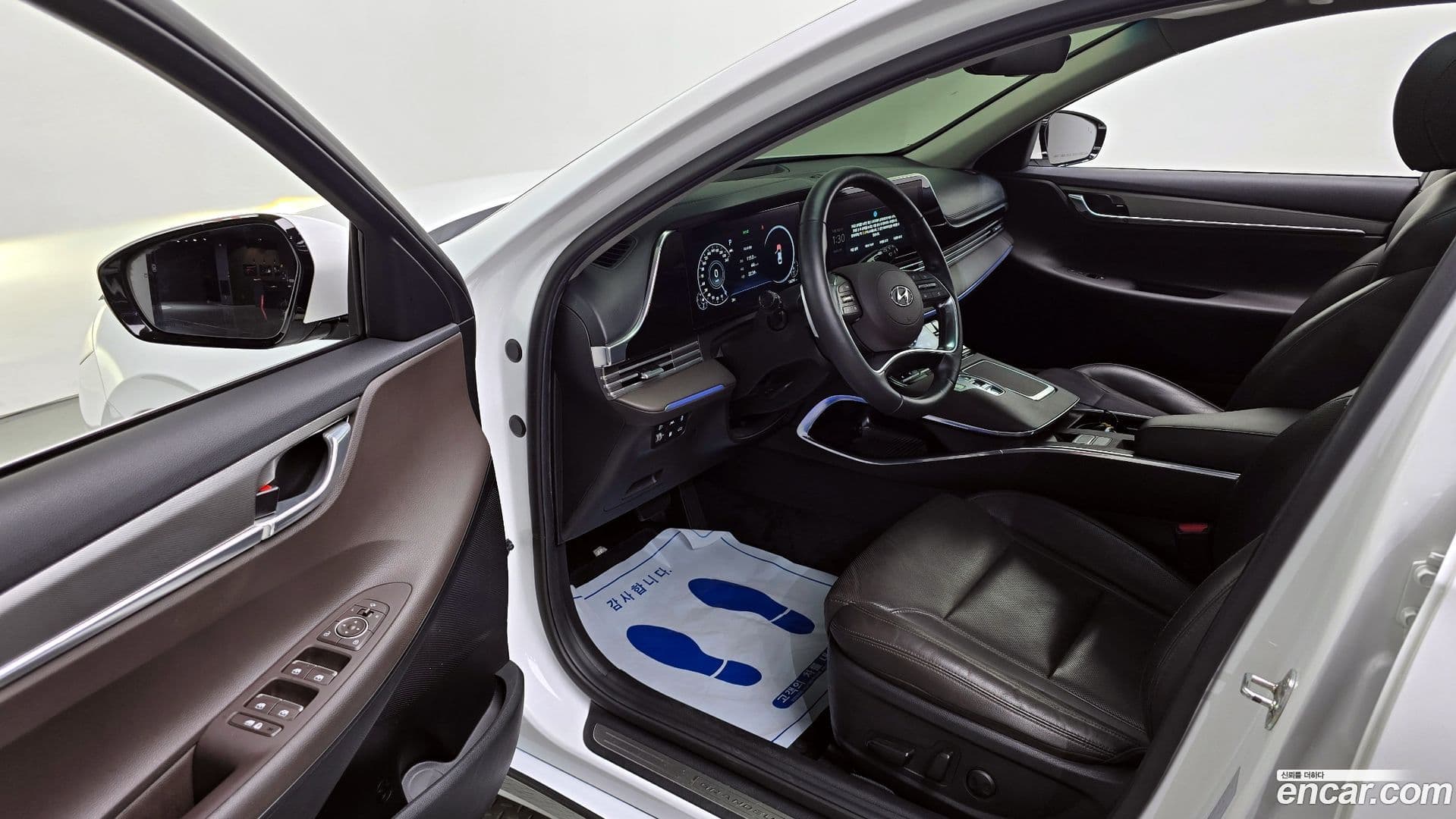 Main__Slider__Photo:Grandeur Hyundai 2020.8-9